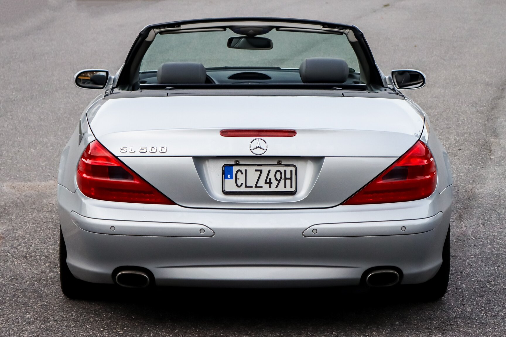 Exterior image of 2006 Mercedes-Benz SL 500