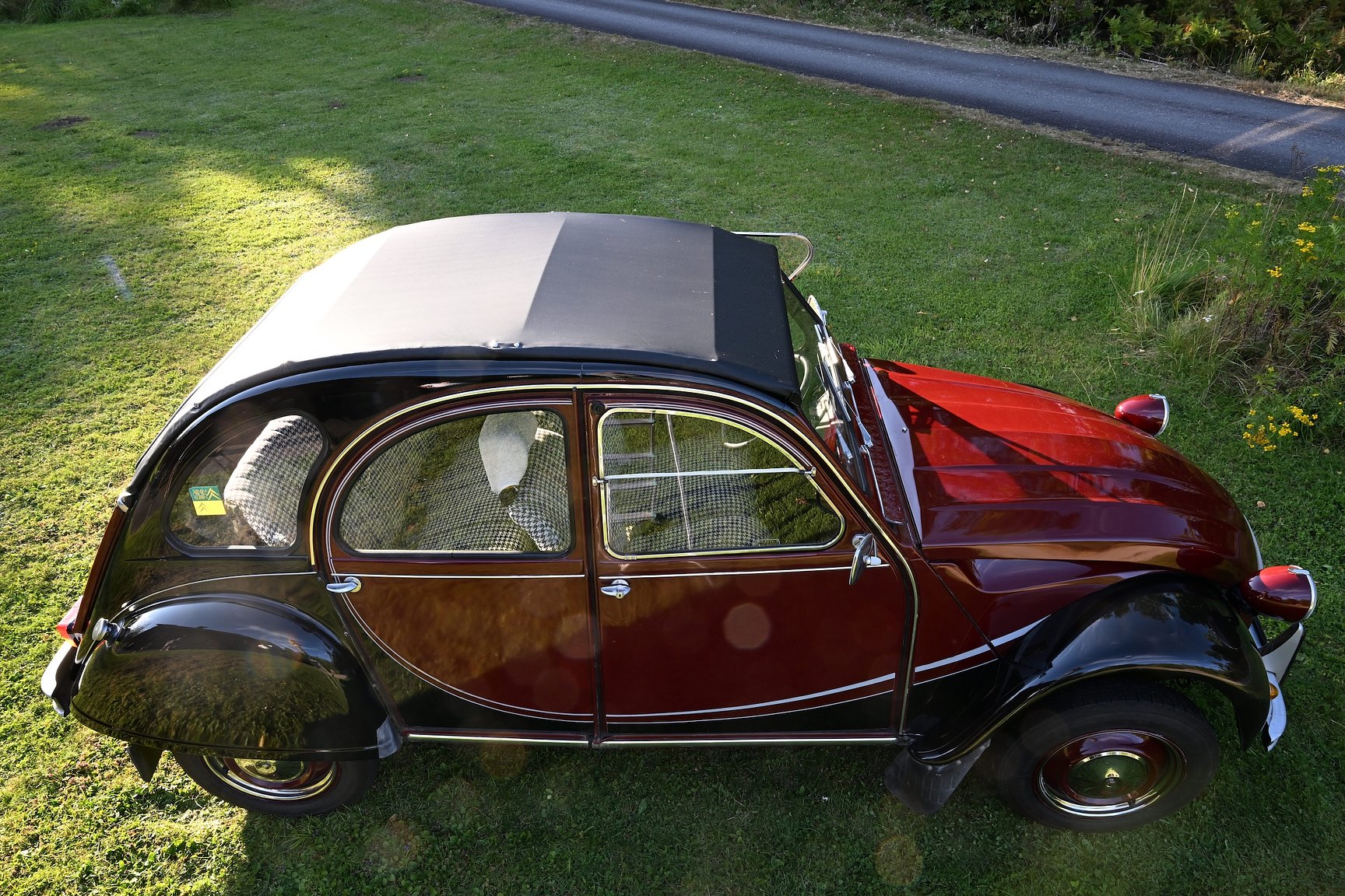 Exterior image of 1981 Citroën 2CV Charleston