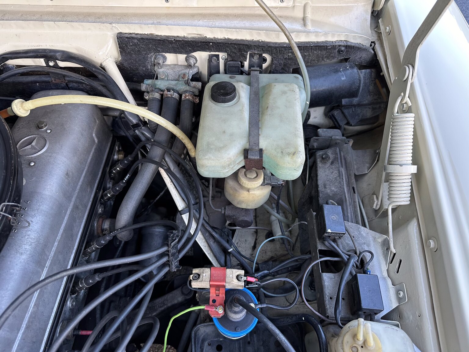 Image of 1974 Mercedes Benz 230.6 mechanics