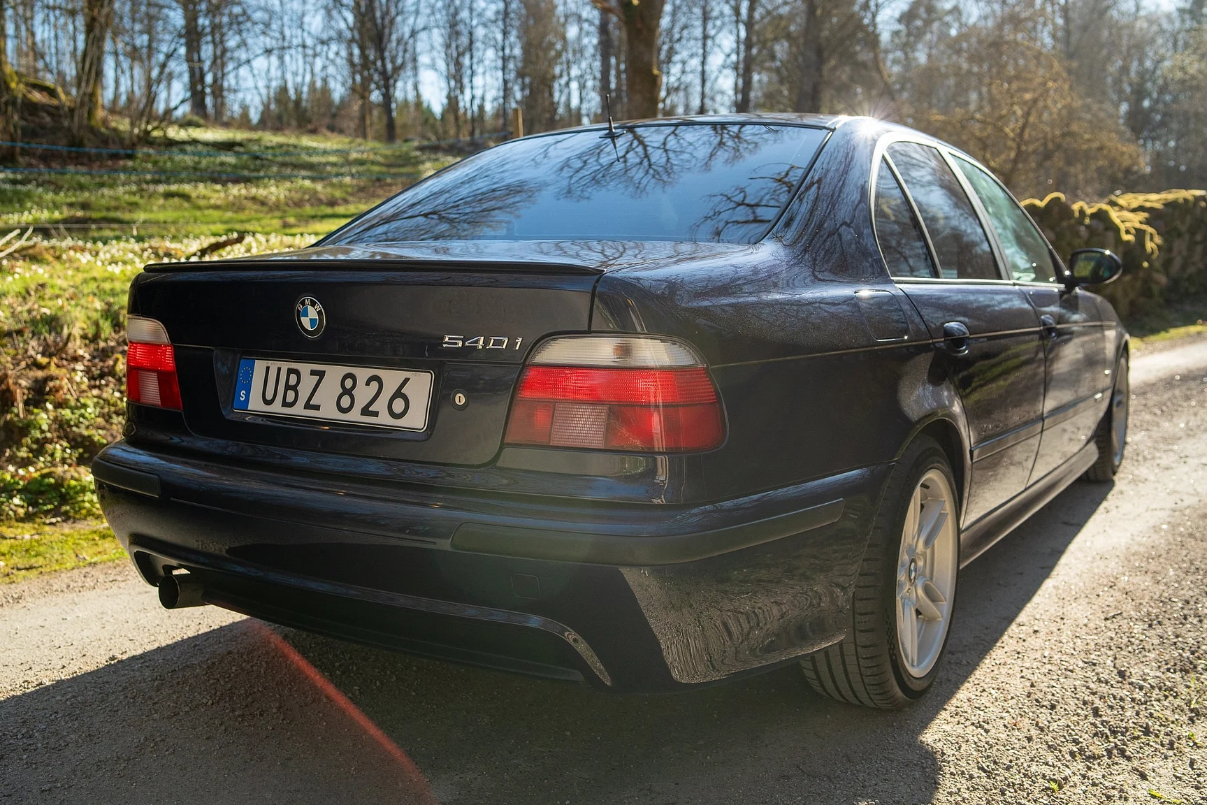 Exterior image of 1996 BMW 540iA (64)