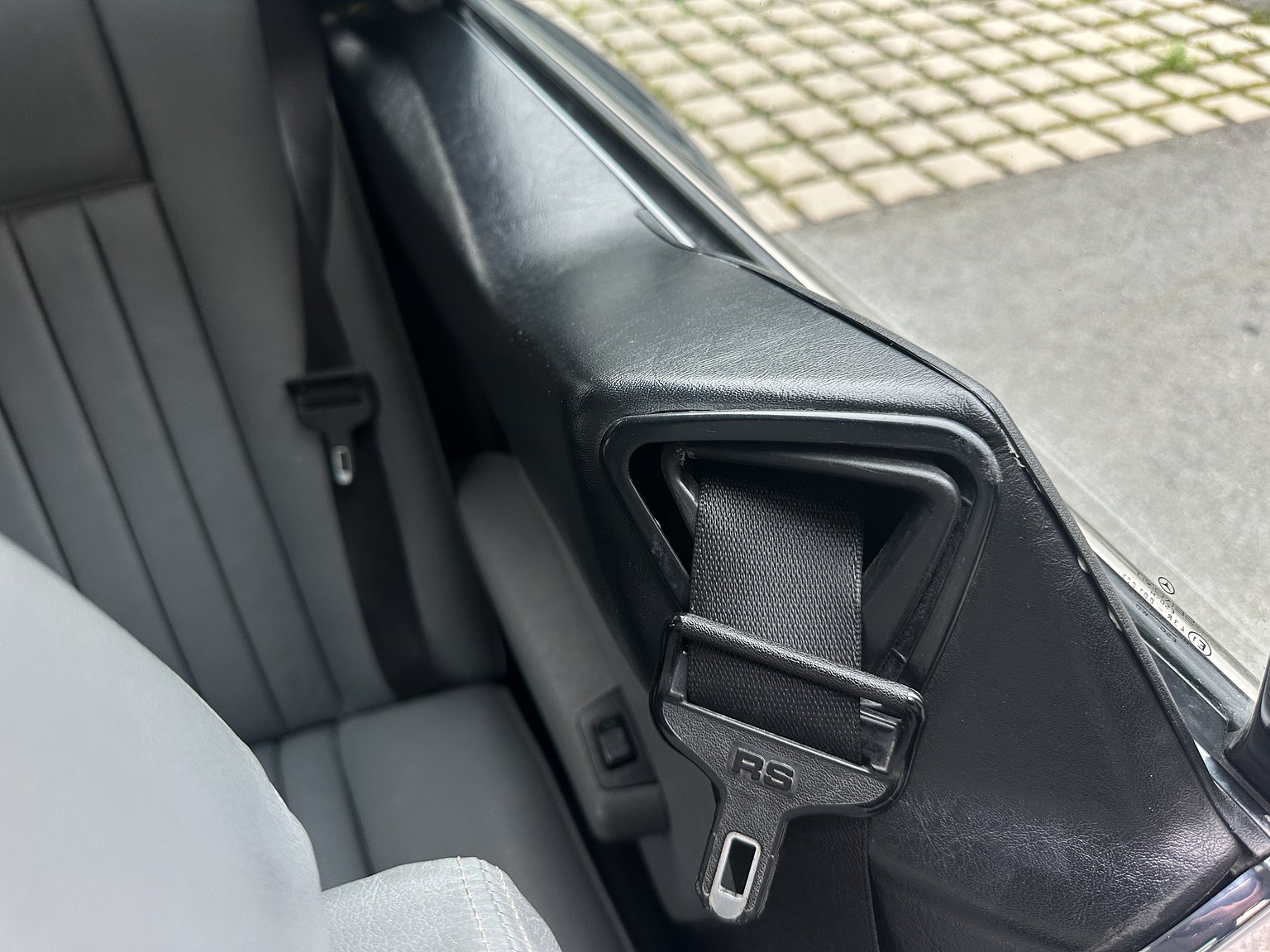Interior image of 1989 Mercedes-Benz 300 CE Koenig Specials