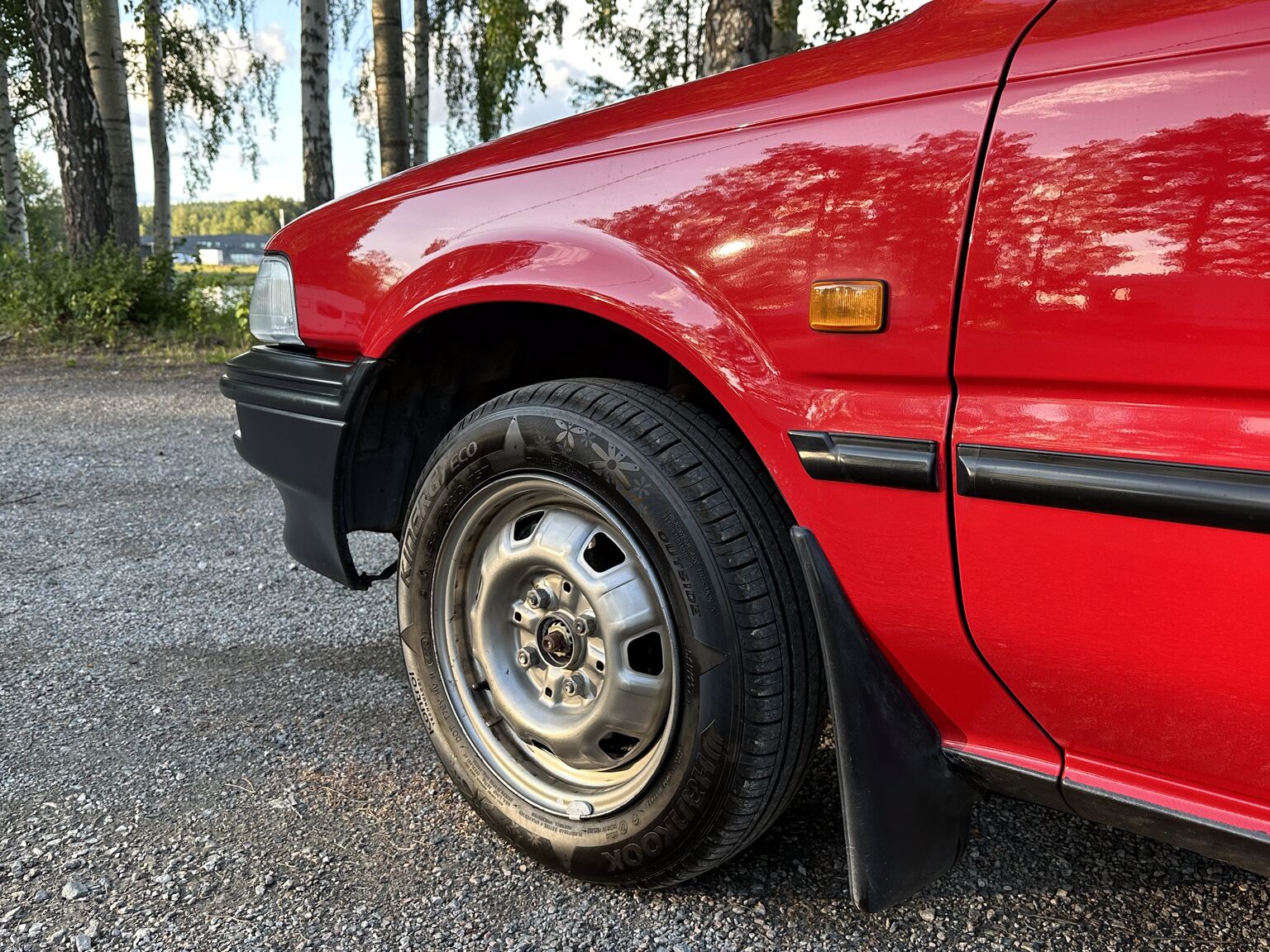 Exterior image of 1991 Toyota Corolla 1300 XLI