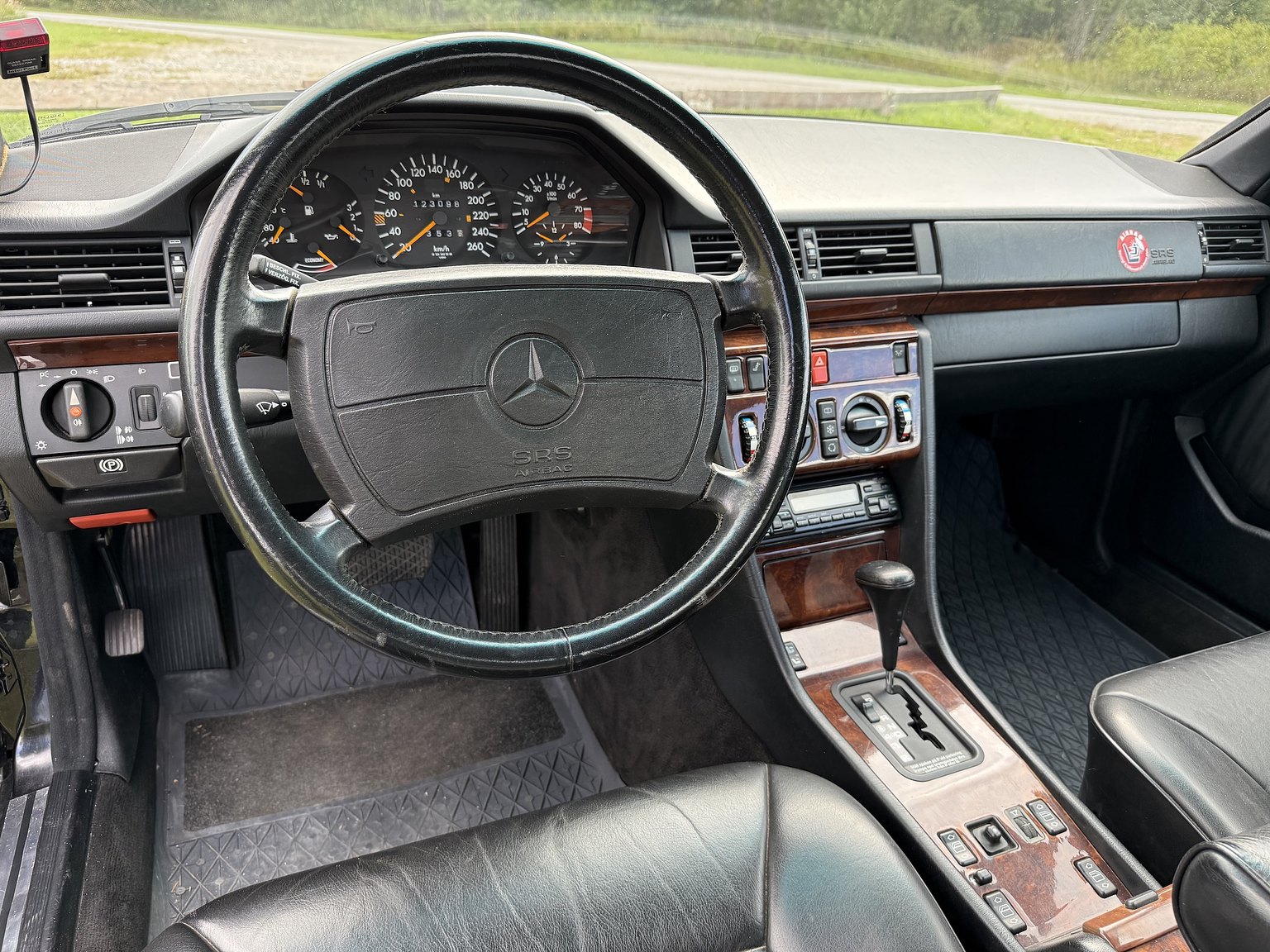 Interior image of 1990 Mercedes-Benz 300CE-24