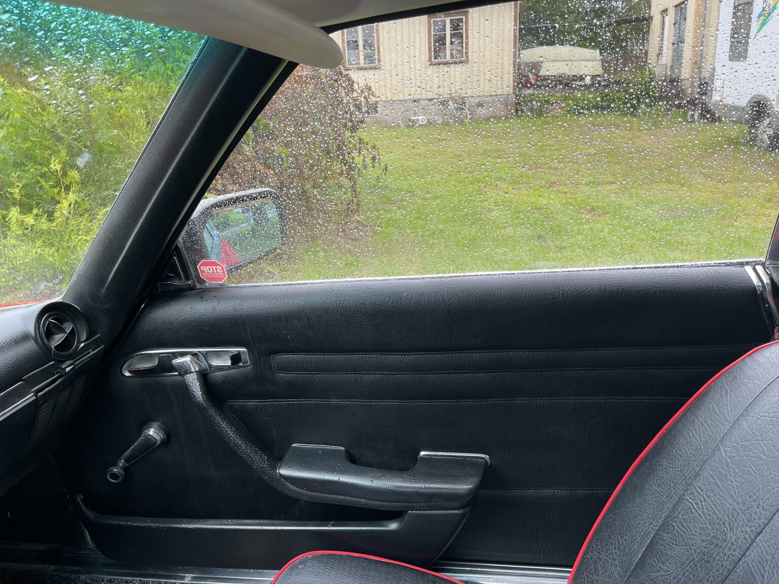 Interior image of 1973 Mercedes 350 SLC