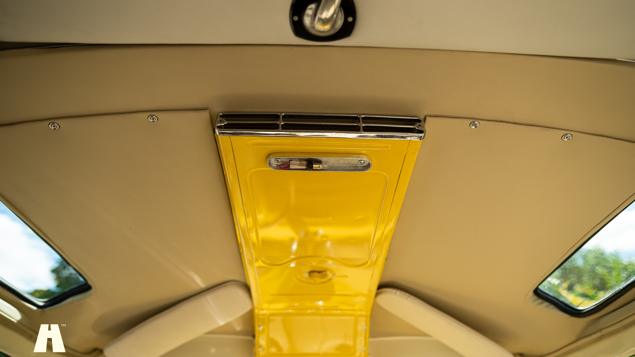 Innenraumfoto von 1974 Volkswagen T1 Split Window  