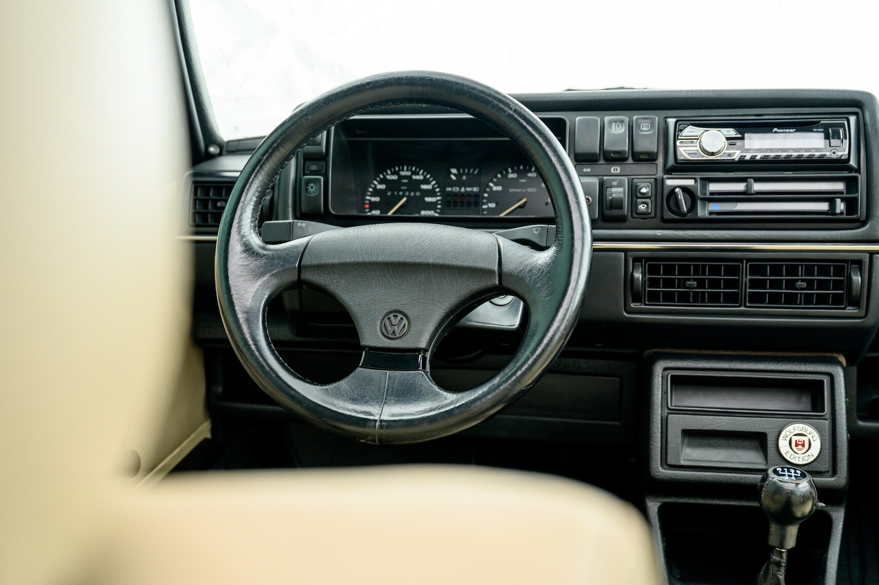 Innenraumfoto von 1991 Volkswagen Golf Country Chrome Edition (26)