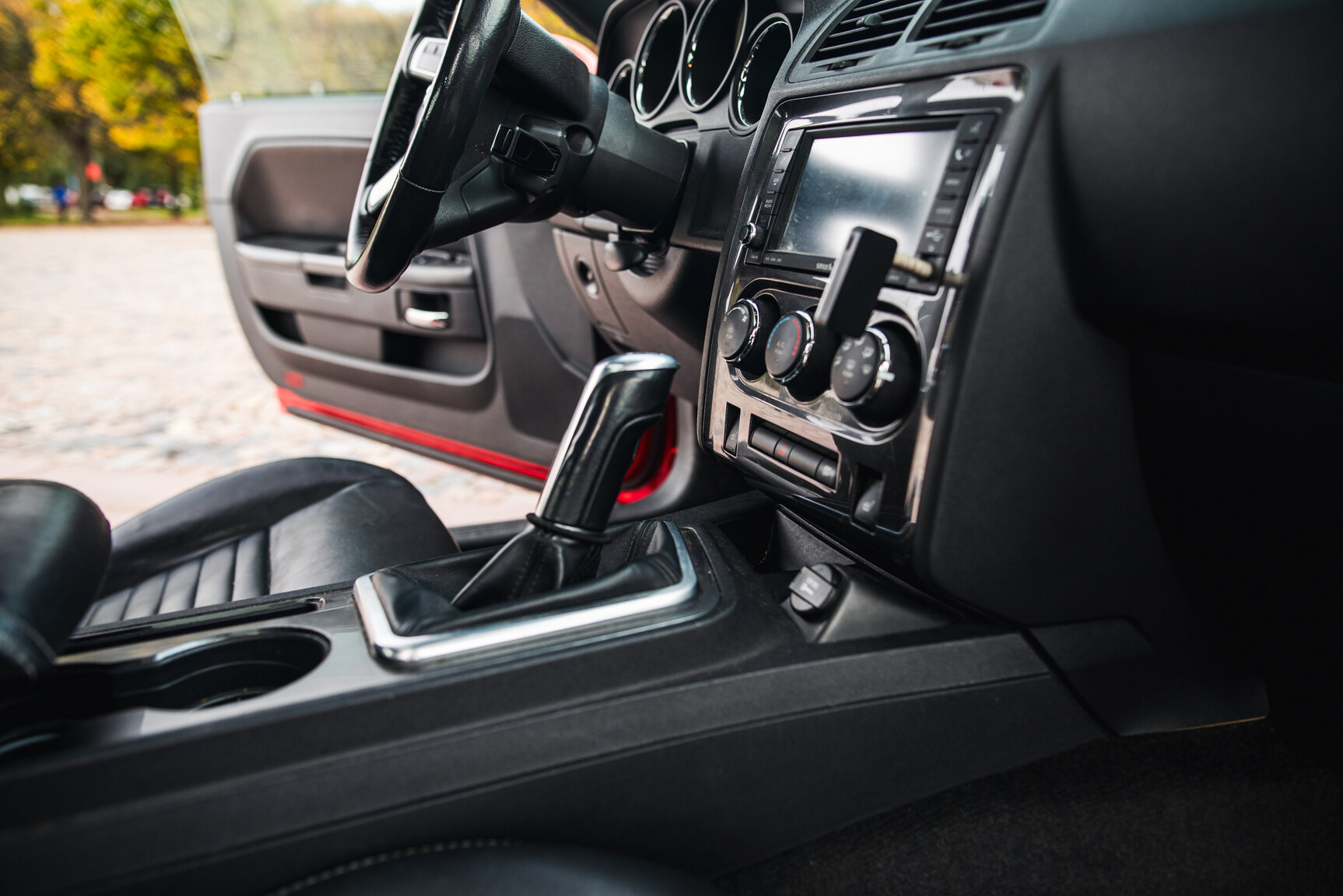 Innenraumfoto von 2010 Dodge Challenger 5.7 V8 HEMI Manuell