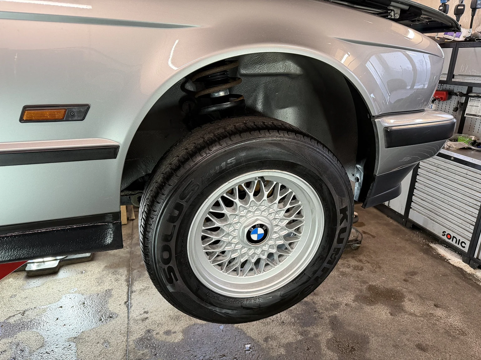 Exteriörbild på 1988 BMW 535i - NO RESERVE (71)