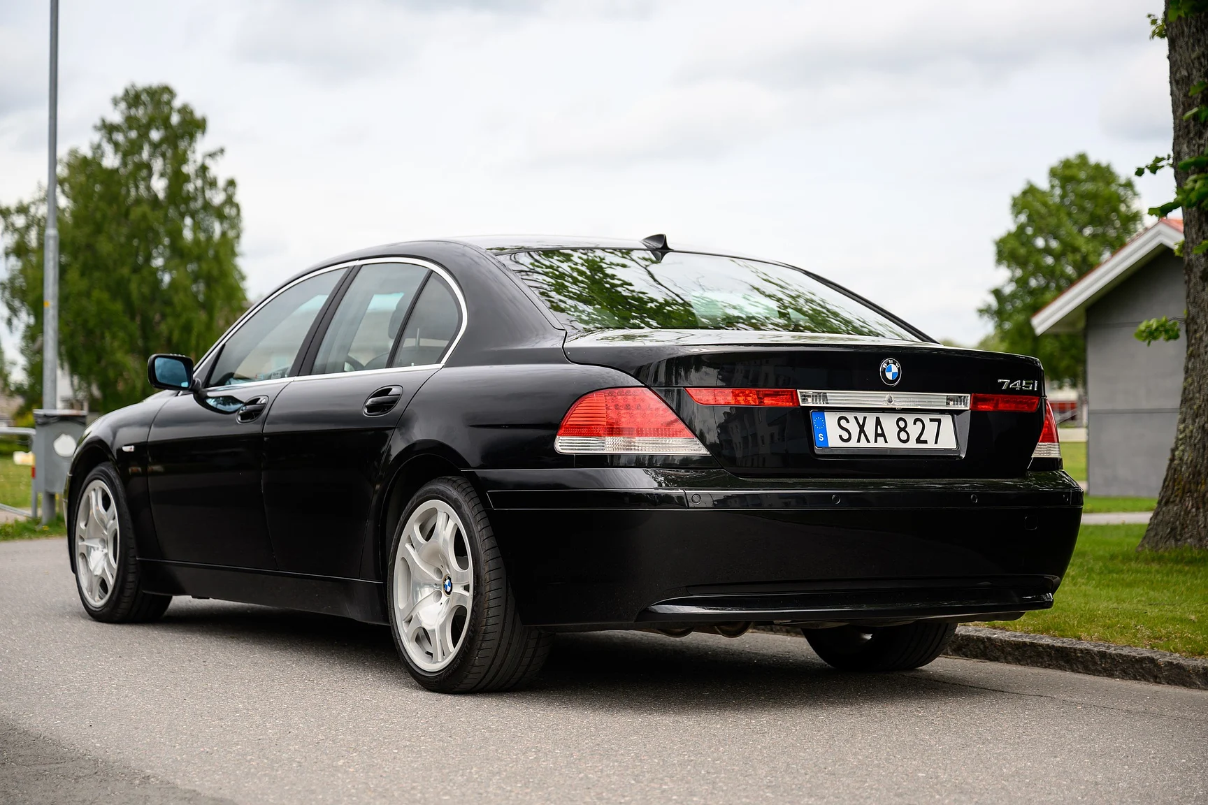 Exteriörbild på 2001 BMW 745i (14)
