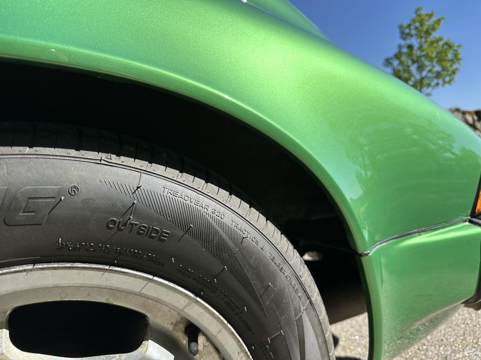 Exterior image of 1975 Porsche 911