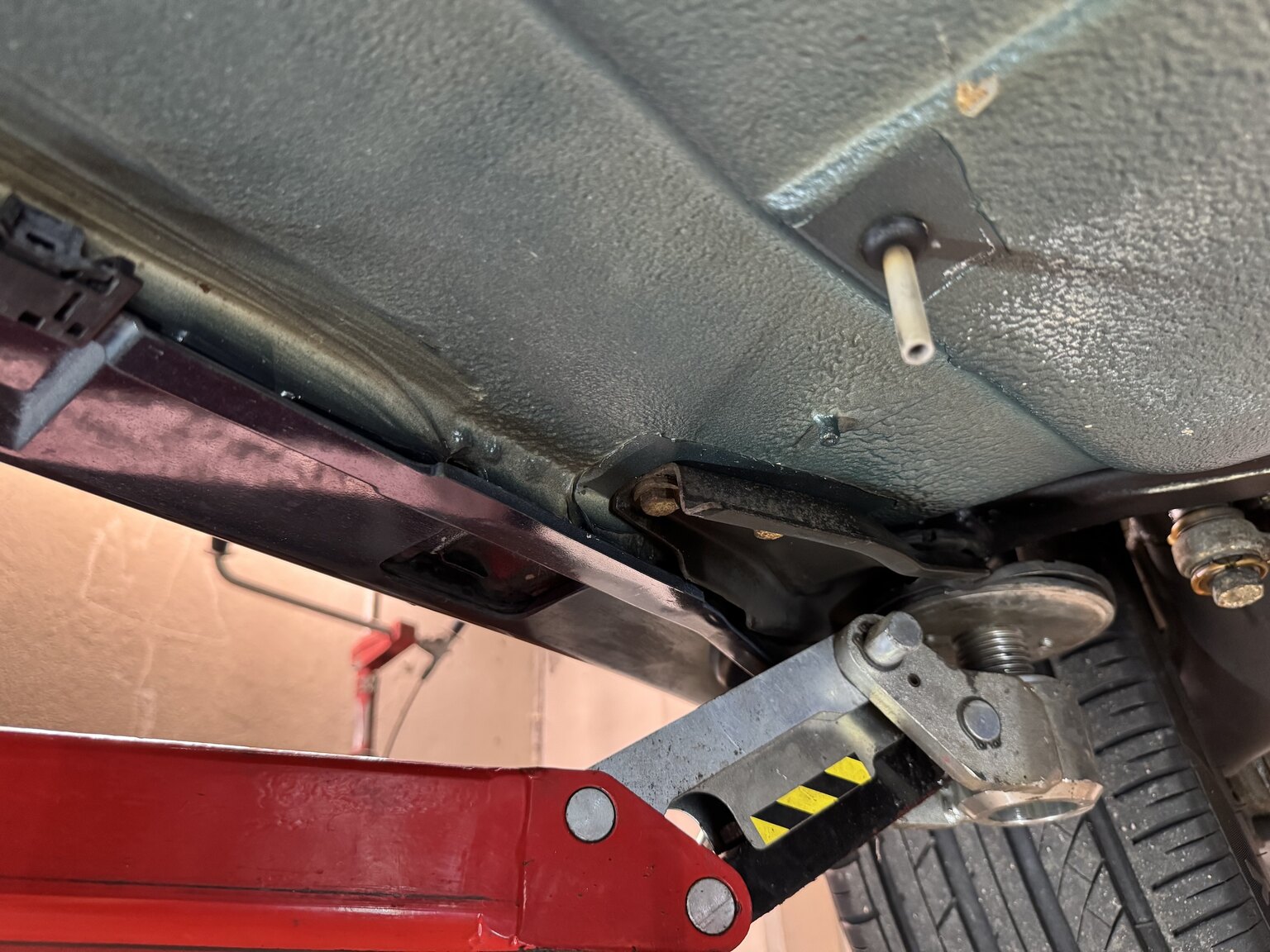Image of 1996 BMW 520i Touring mechanics