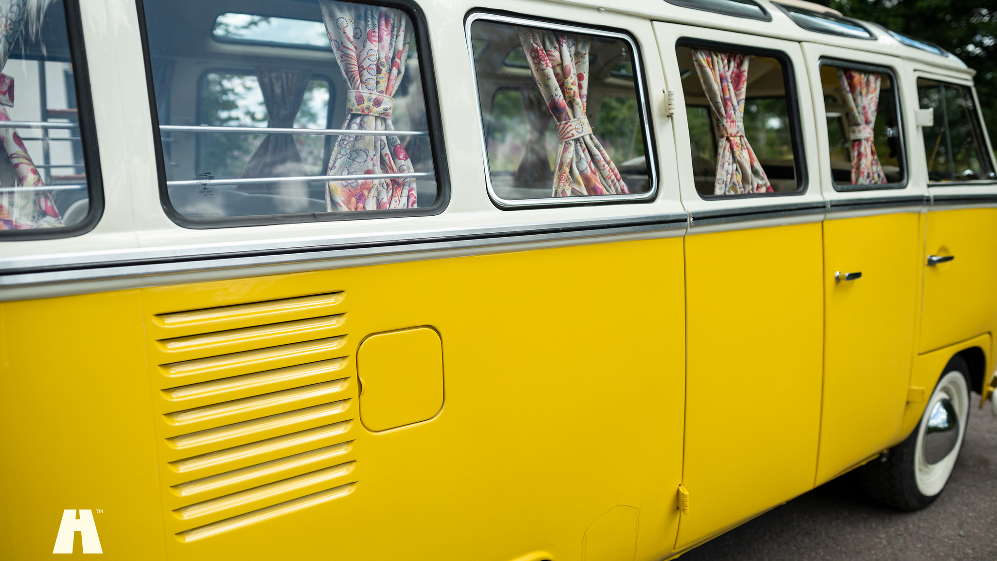 Exterior image of 1974 Volkswagen T1 Split Window  