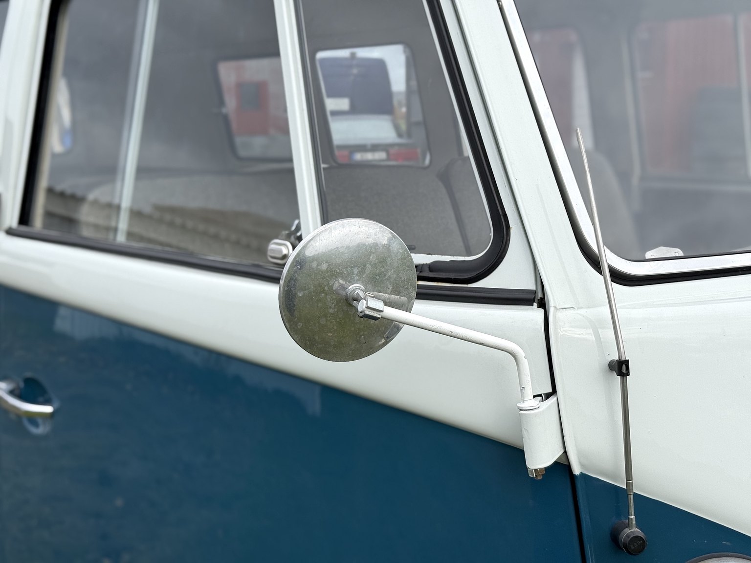 Exteriörbild på 1967 Volkswagen T1 Kleinbus