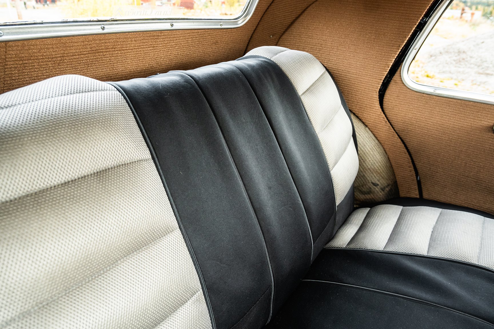 Interior image of 1951 Citroën Berline 11 Sport