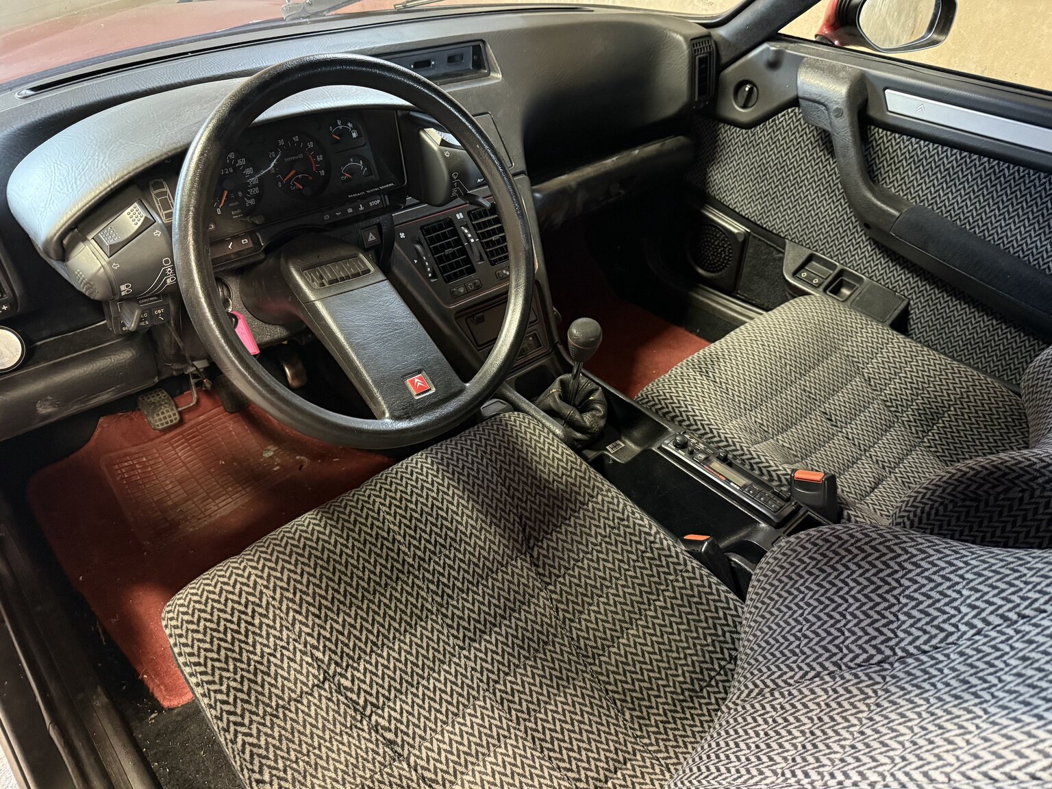 Interior image of 1988 Citroën CX 25 2.5 GTi Turbo II
