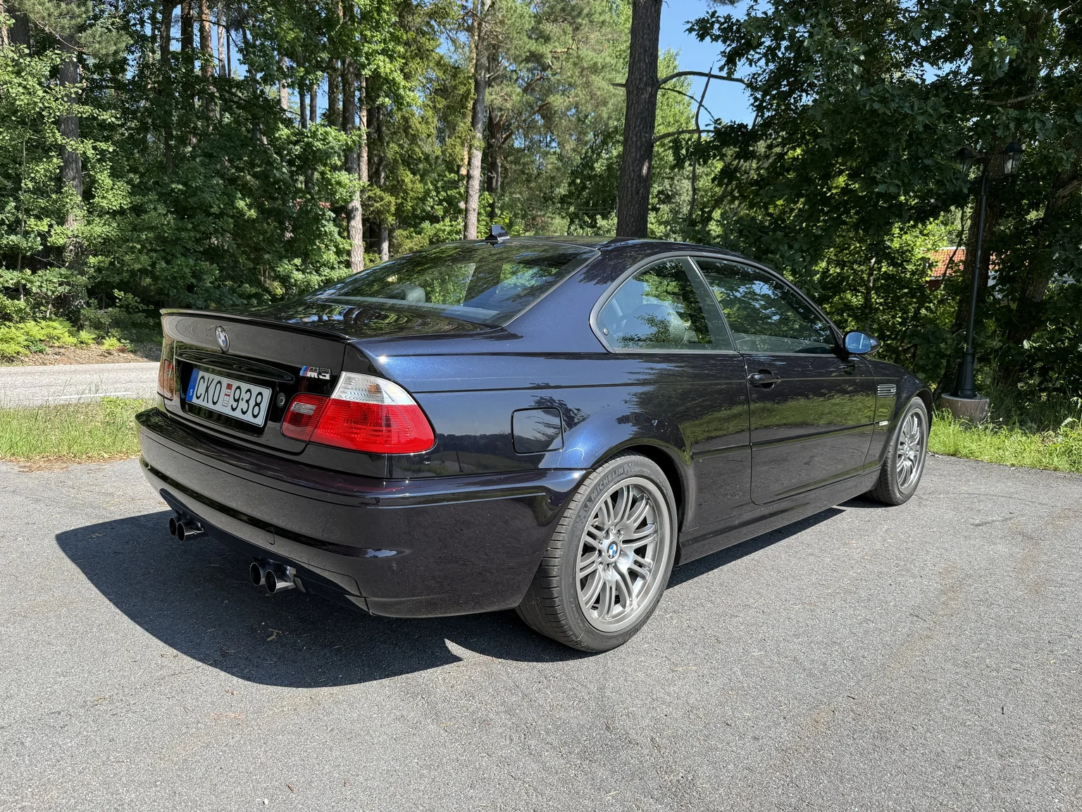 Exterior image of 2004 BMW M3 Coupé (6)
