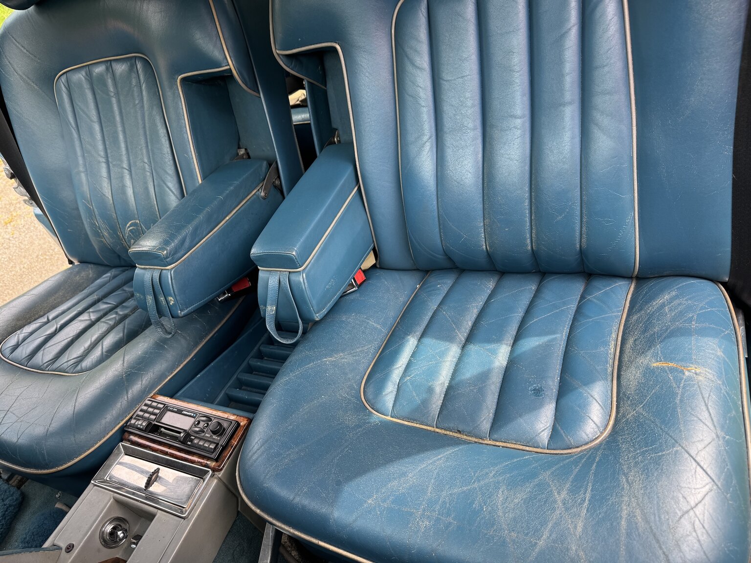 Interior image of 1976 Rolls-Royce Silver Shadow
