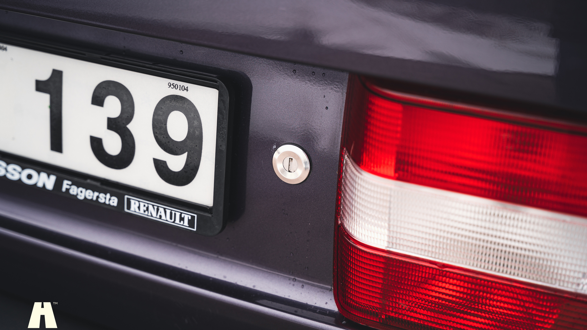 Exterior image of 1995 Volvo 940 SE