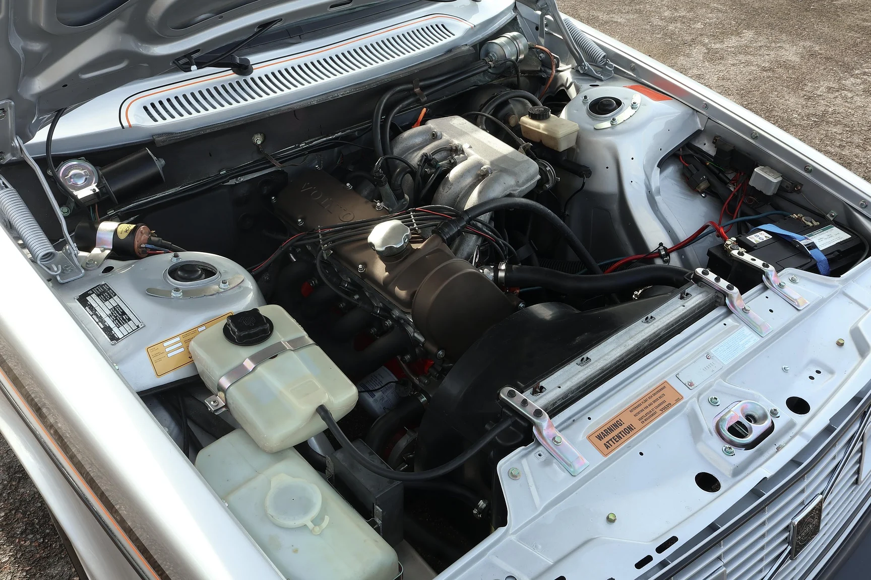 Image of 1978 Volvo 242 GT mechanics (2)