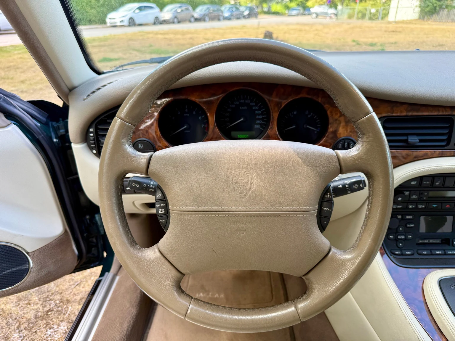 Innenraumfoto von 2001 Jaguar XJ Sovereign 4.0 V8 (17)
