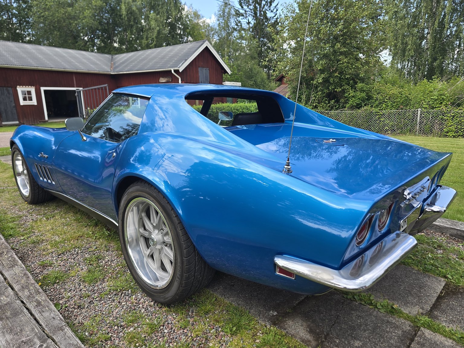 Exterior image of 1969 Chevrolet Corvette Stingray 6.0 V8