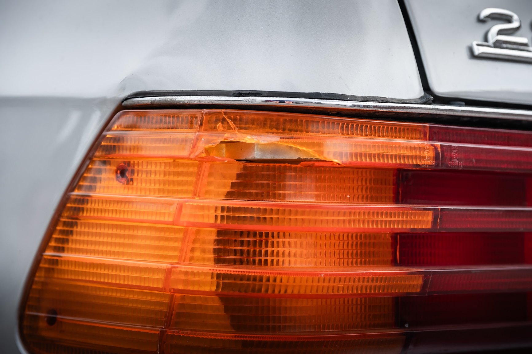 Exteriörbild på 1975 Mercedes-Benz 280 SE 