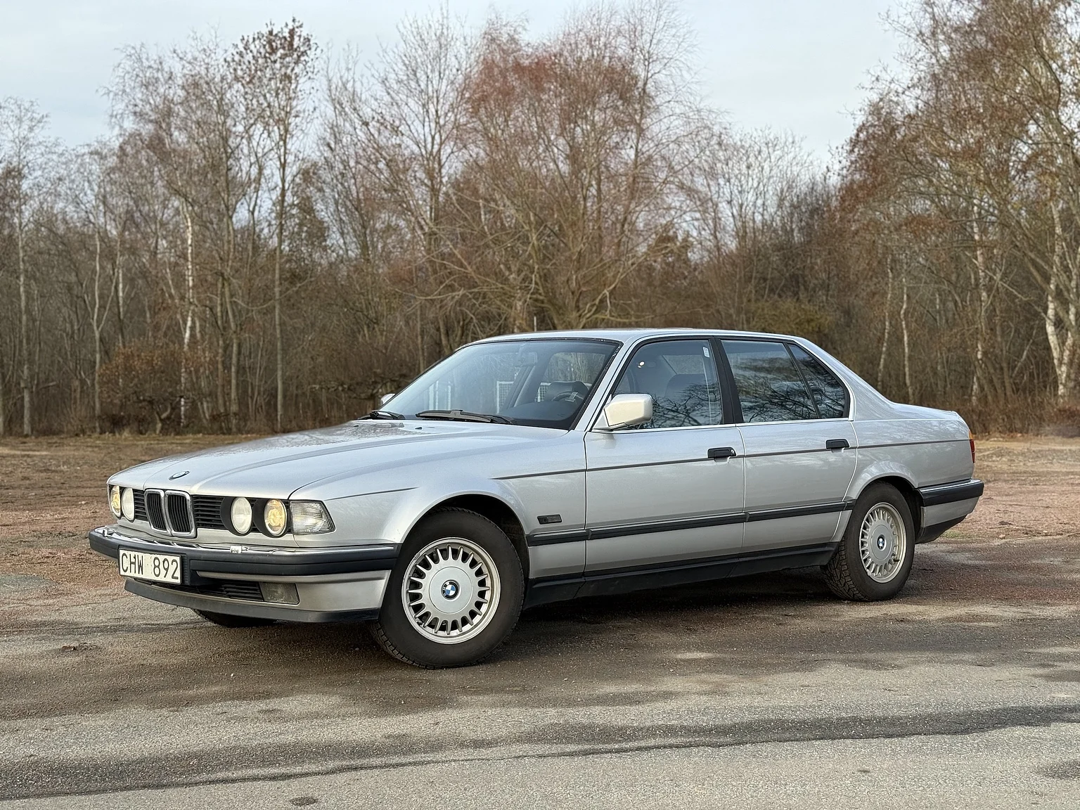 Exteriörbild på 1992 BMW 730iA (2)