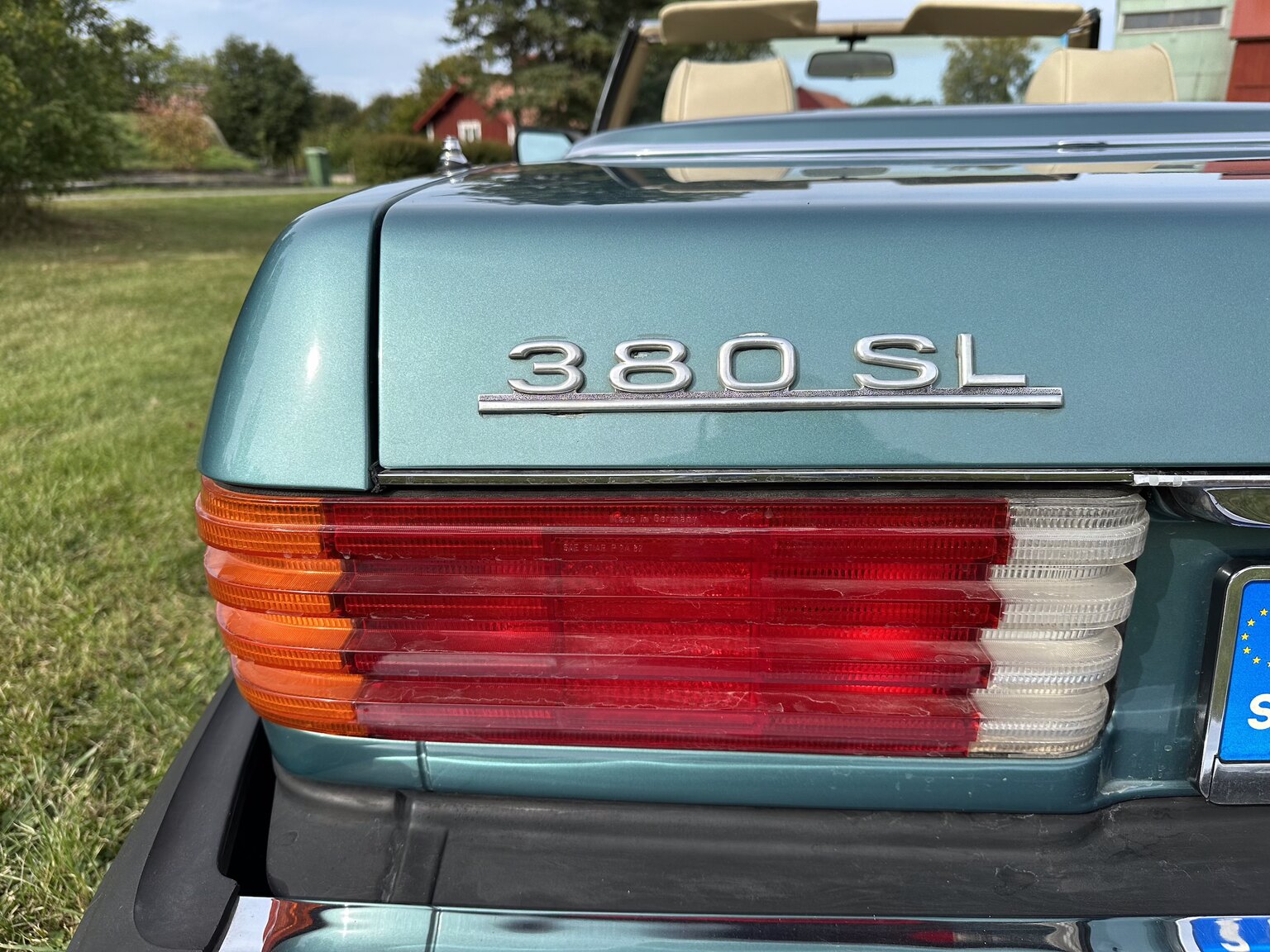 Exteriörbild på 1985 Mercedes-Benz 380 SL