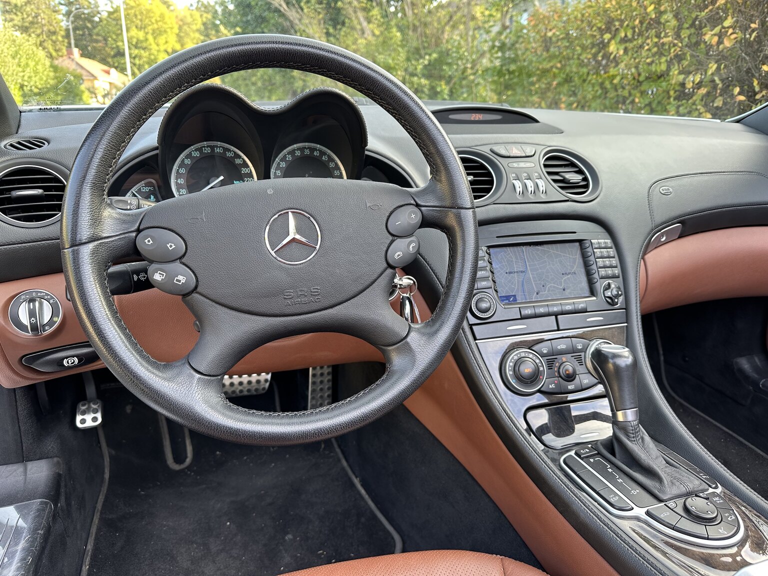 Interiörbild 2007 Mercedes-Benz SL500 AMG
