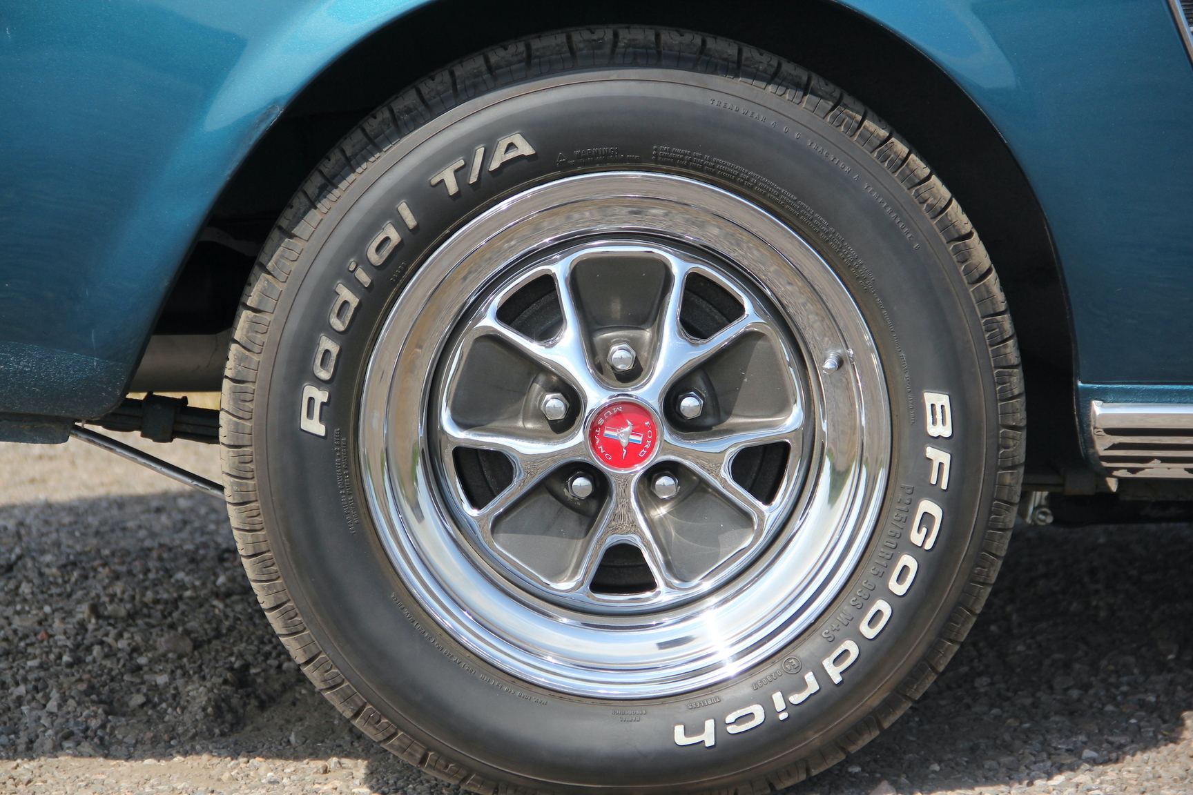 Exteriörbild på 1966 Ford Mustang 289 Cabriolet (62)