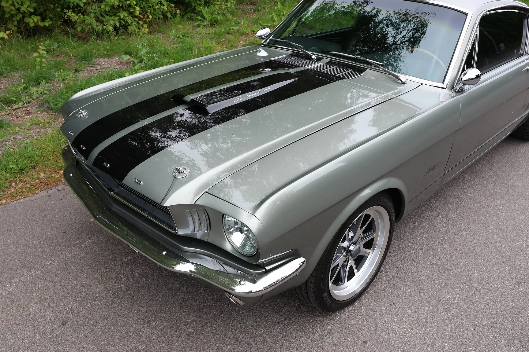 Exterior image of 1965 Ford Mustang Fastback Restomod (13)