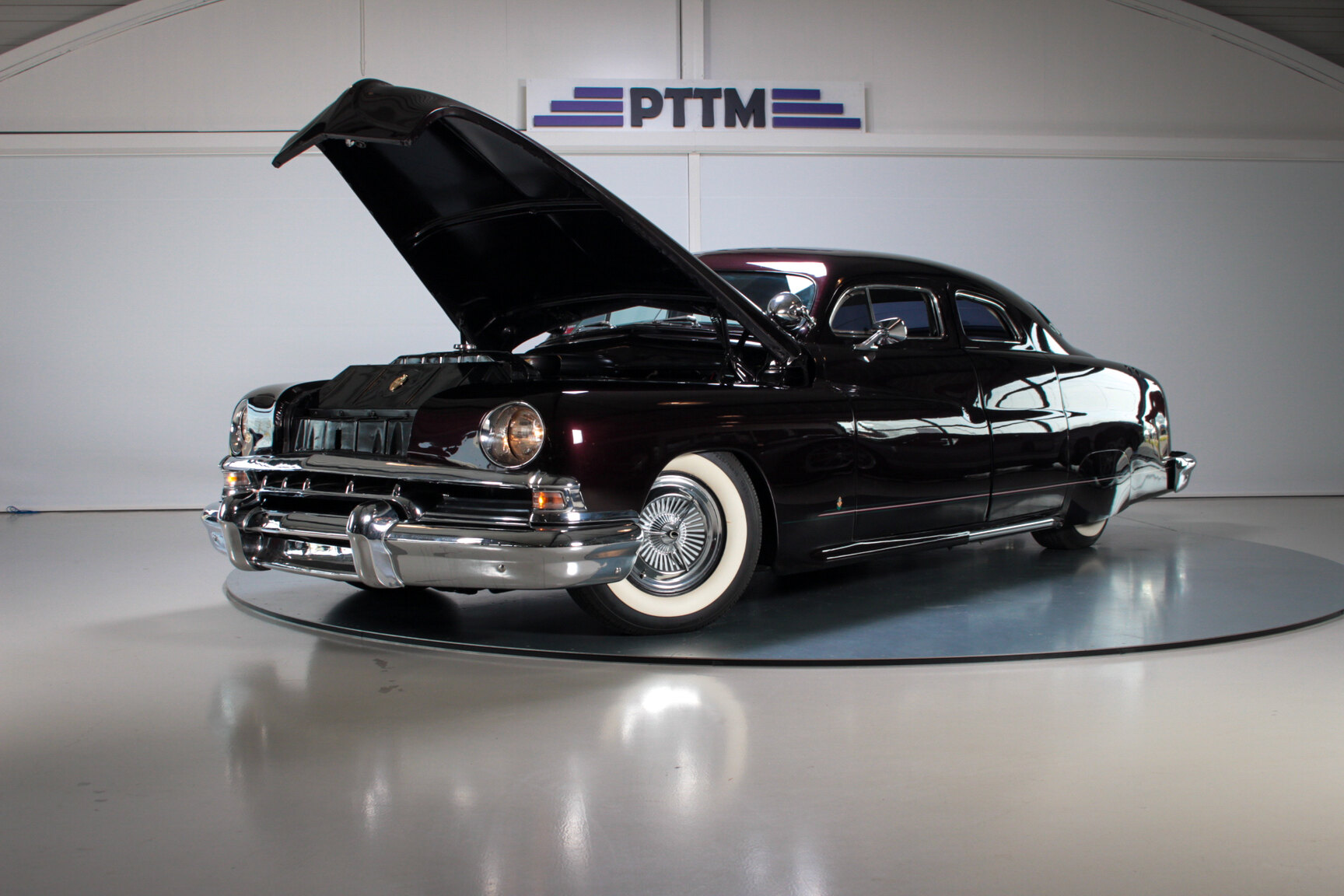 Exterior image of 1951 Lincoln Cosmopolitan 