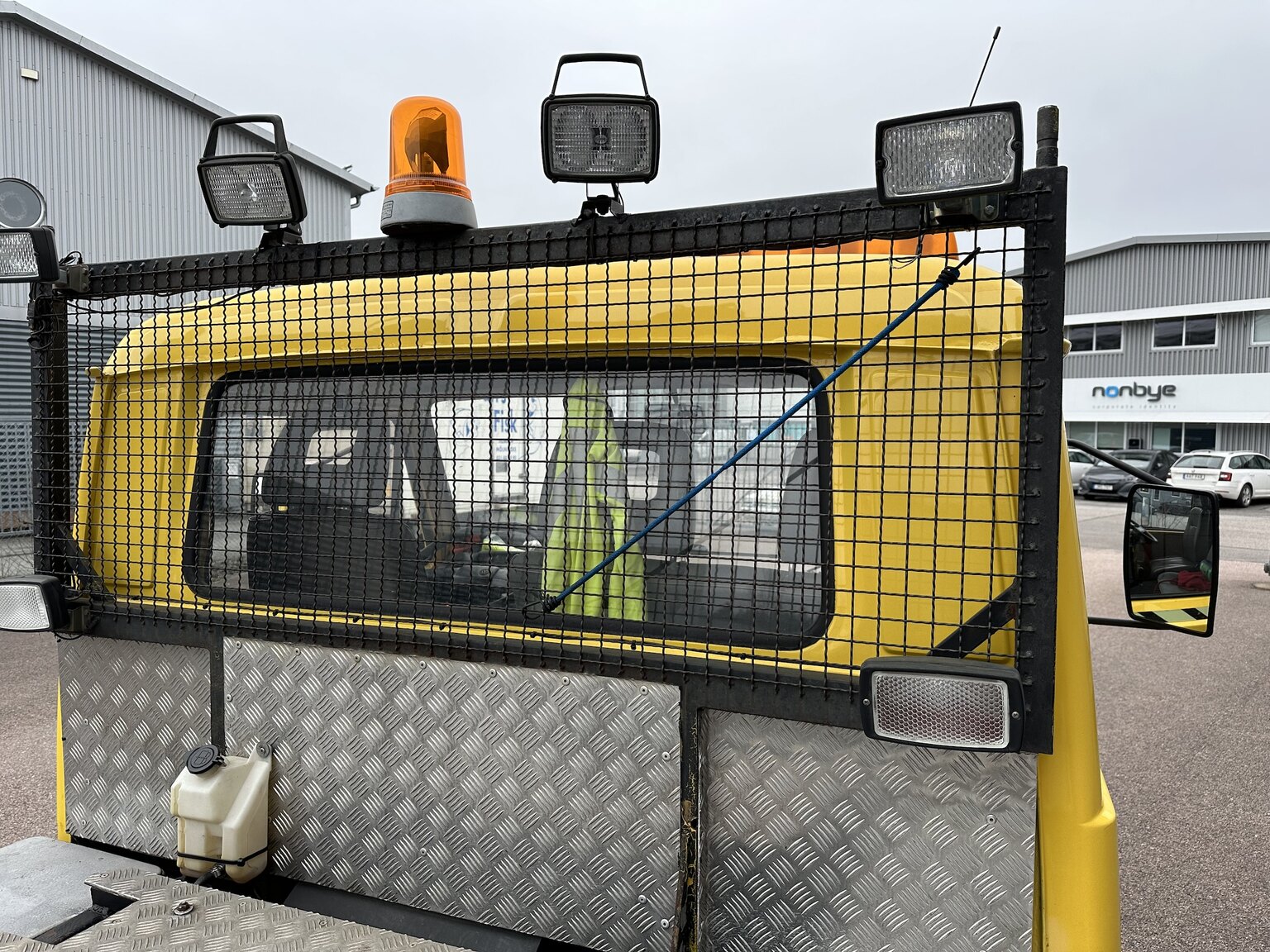 Exterior image of 1981 Volkswagen LT45 biltransport (33)