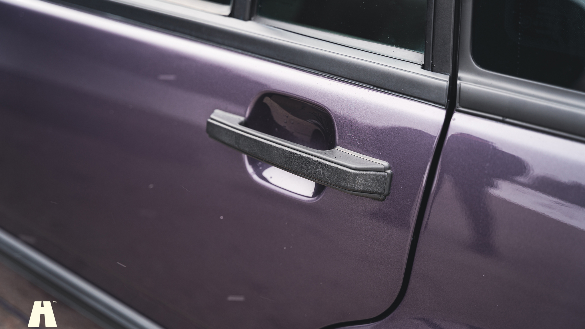 Exterior image of 1995 Volvo 940 SE