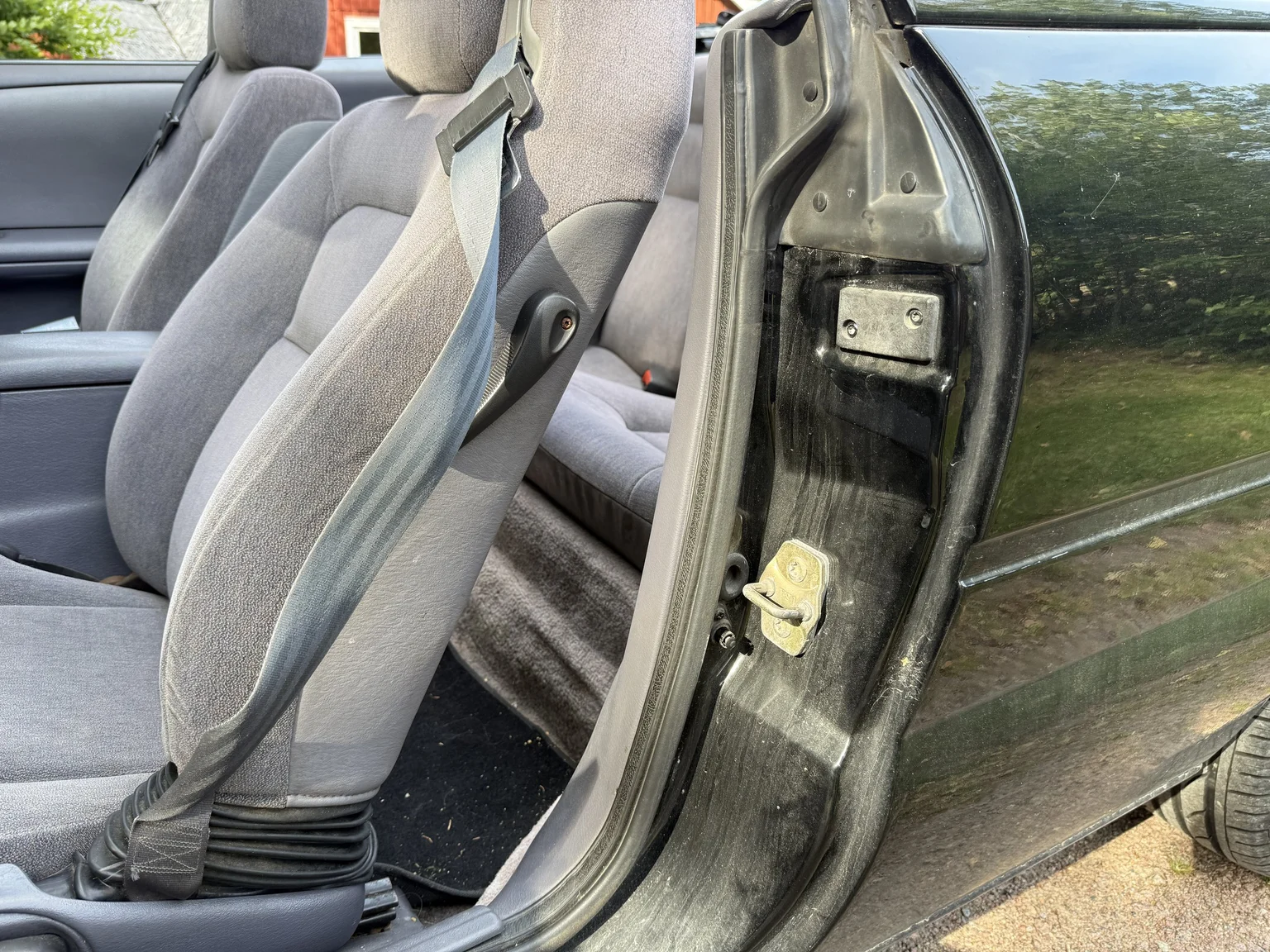 Interior image of 1997 Chrysler Sebring Cabriolet (3)