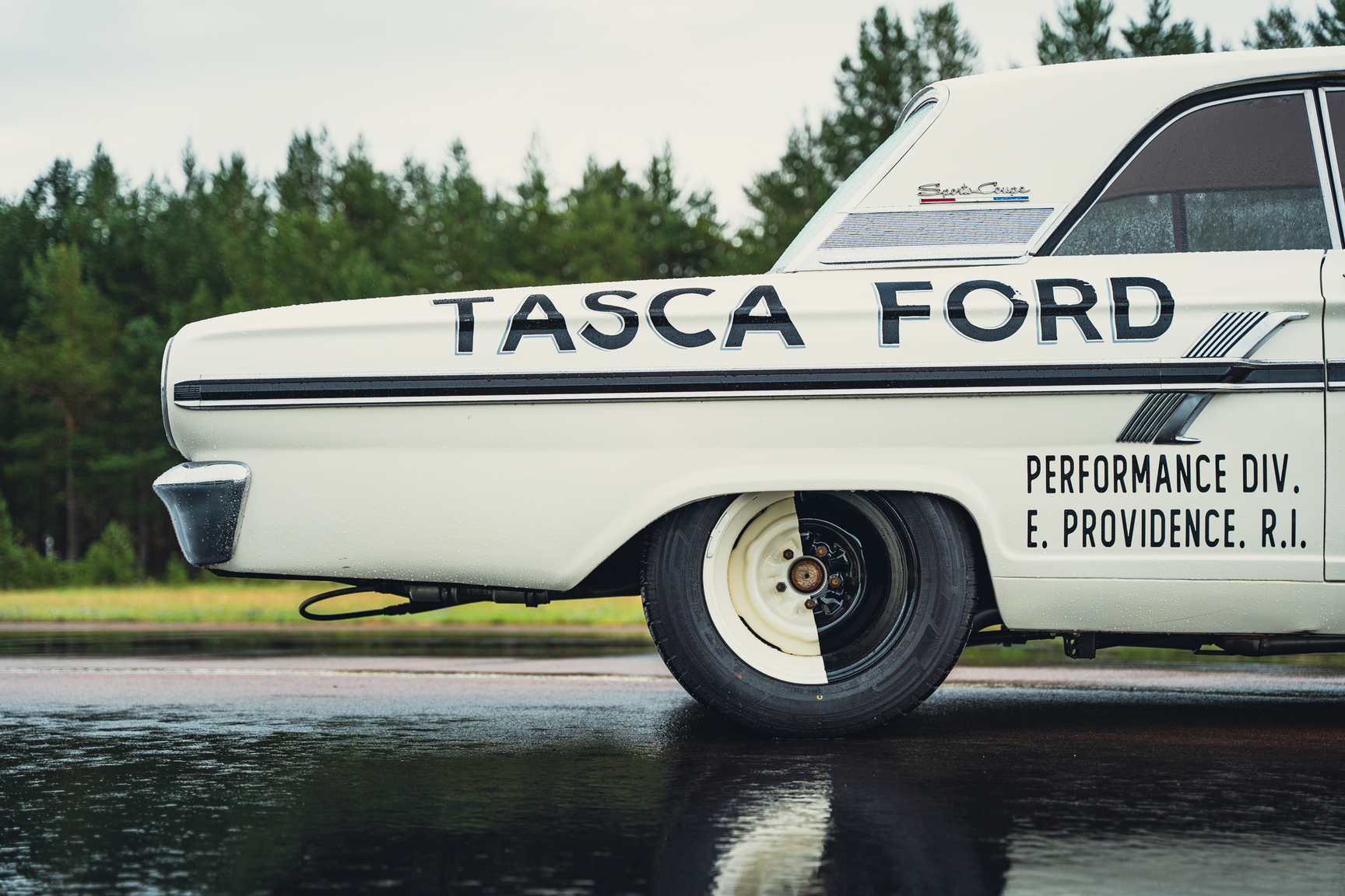 Aussenfoto 1964 Ford Fairlane 500 Sport Coupé (43)