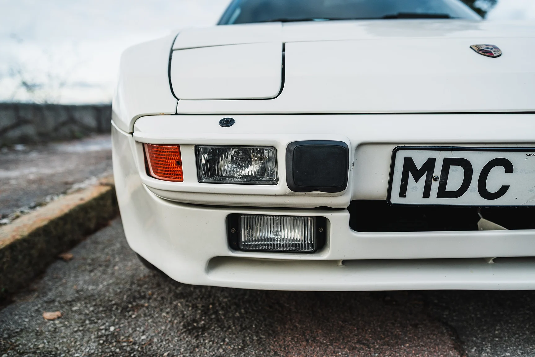 Exterior image of 1986 Porsche 944R (29)