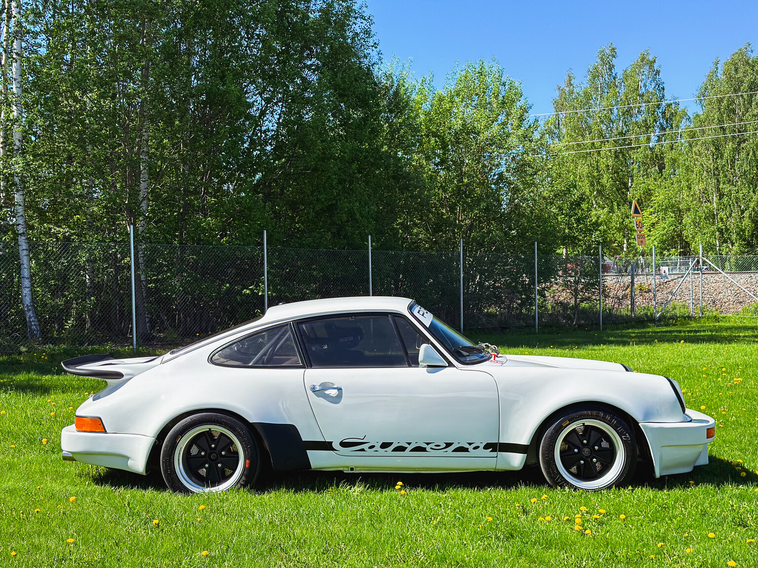 Exteriörbild på 1971 Porsche 911 RSR Tribute