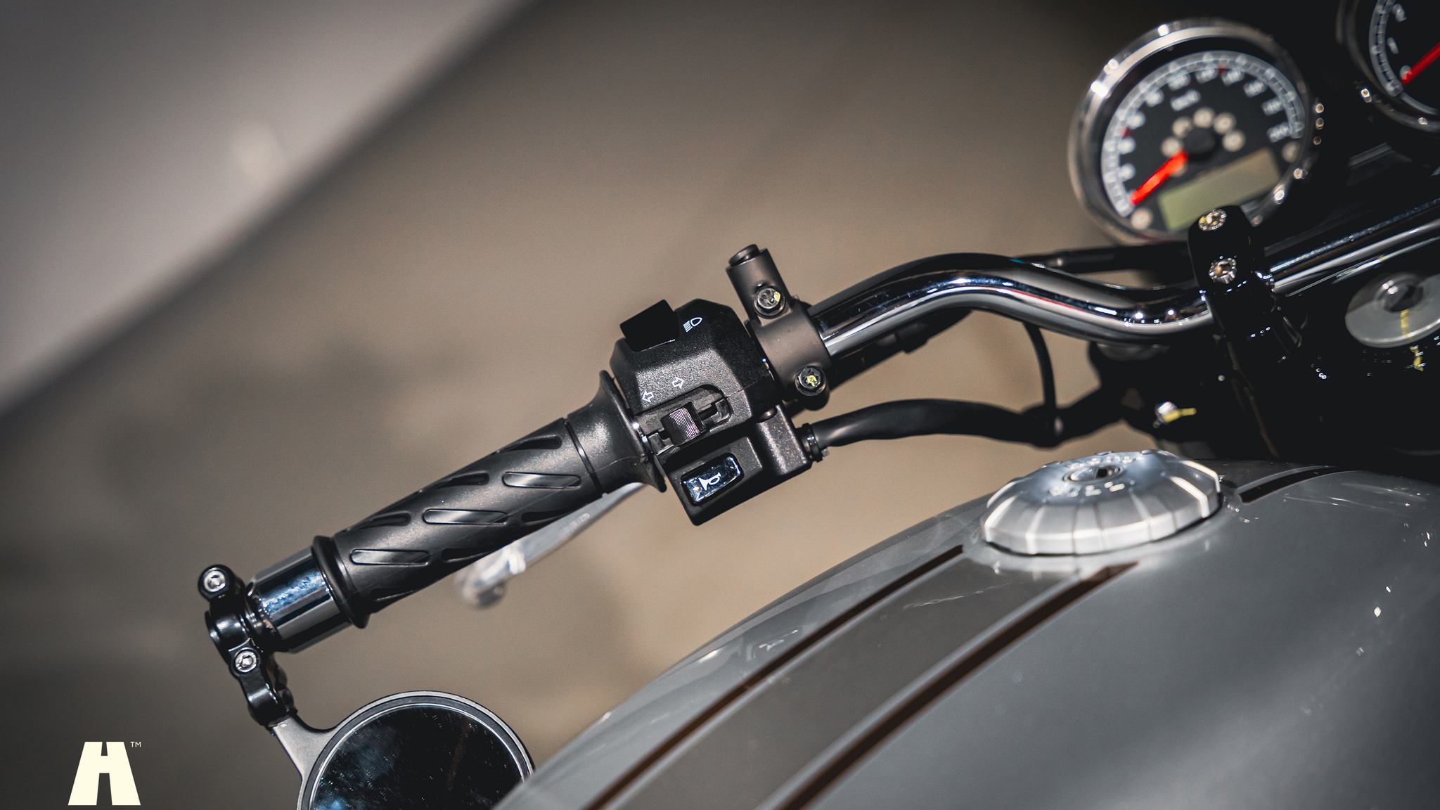 Exterior image of 2020 Moto Guzzi V7 III Special