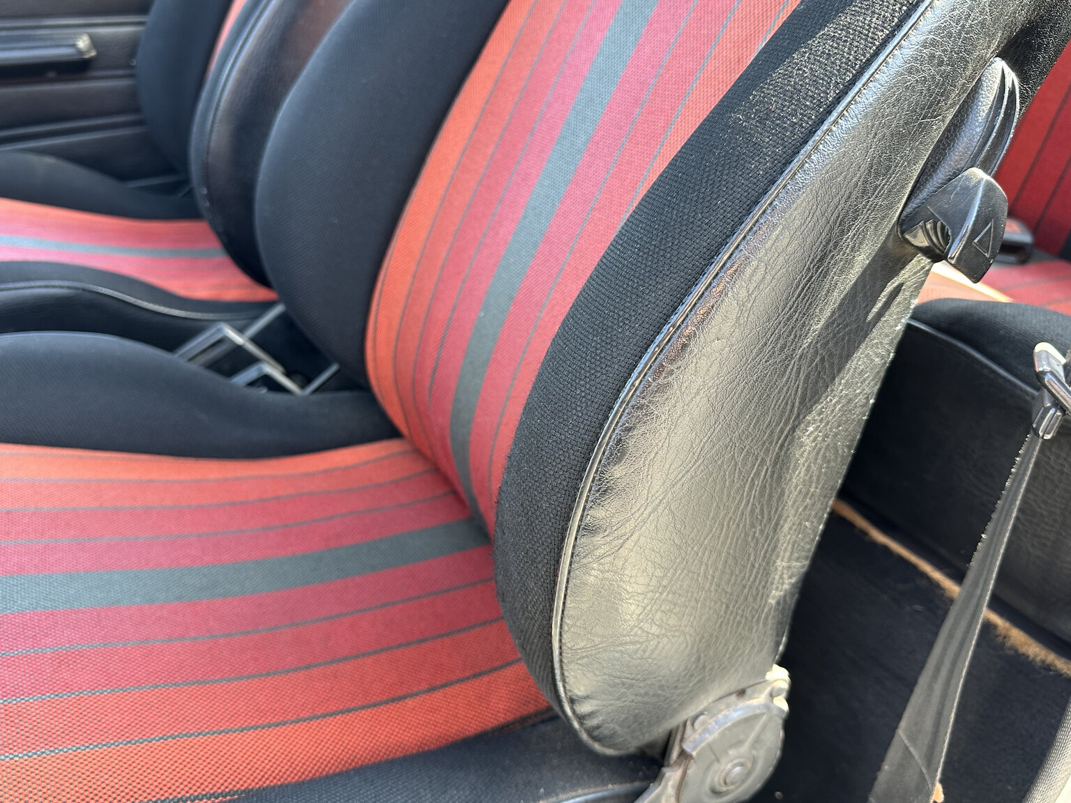 Innenraumfoto von 1983 Volkswagen Golf GTI