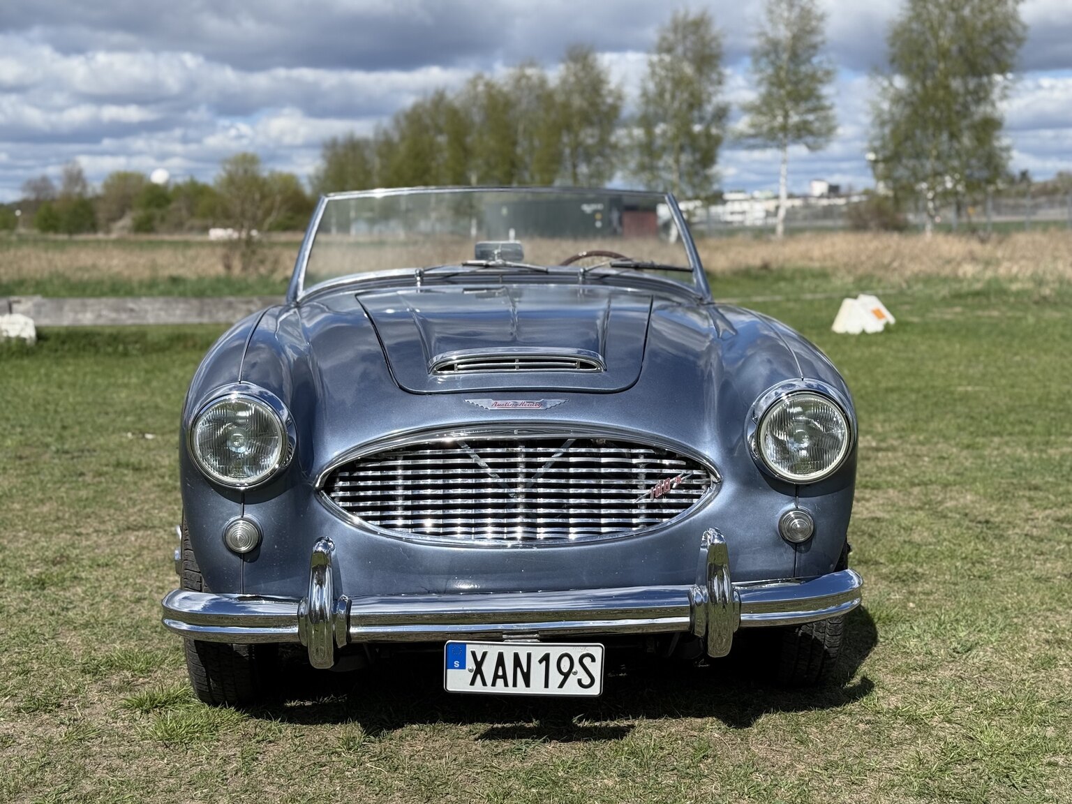 Exterior image of 1958 Austin-Healey 100-6