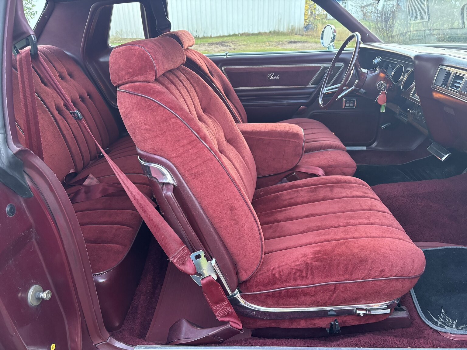 Interior image of 1976 Chrysler Cordoba