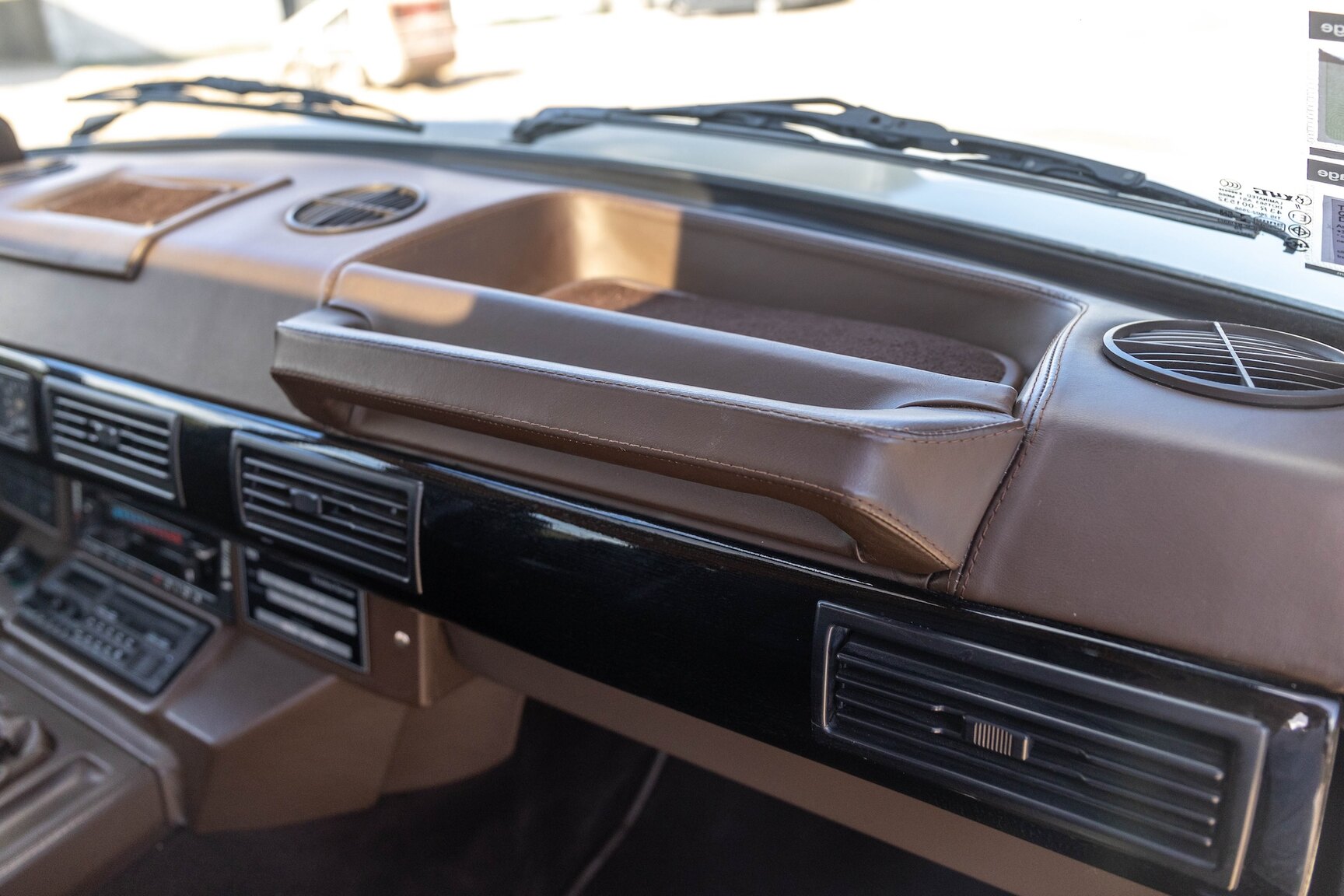 Interiörbild 1991 Range Rover Restomod