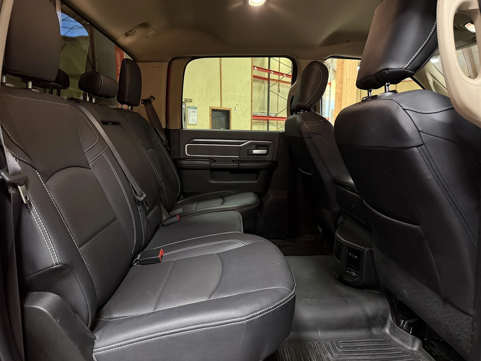 Interiörbild 2020 Dodge Ram 2500 Overland (32)