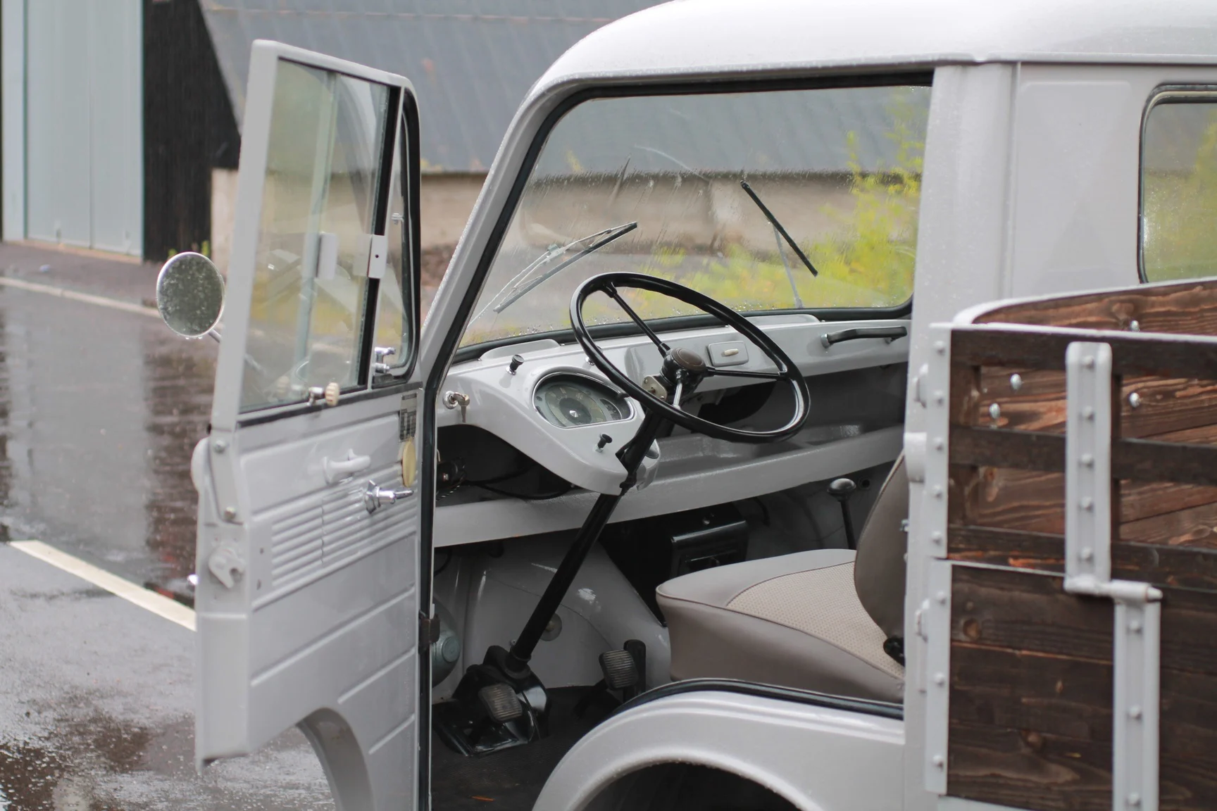 Interiörbild 1965 Ford Taunus Transit 1500 Enkelhytt (1)