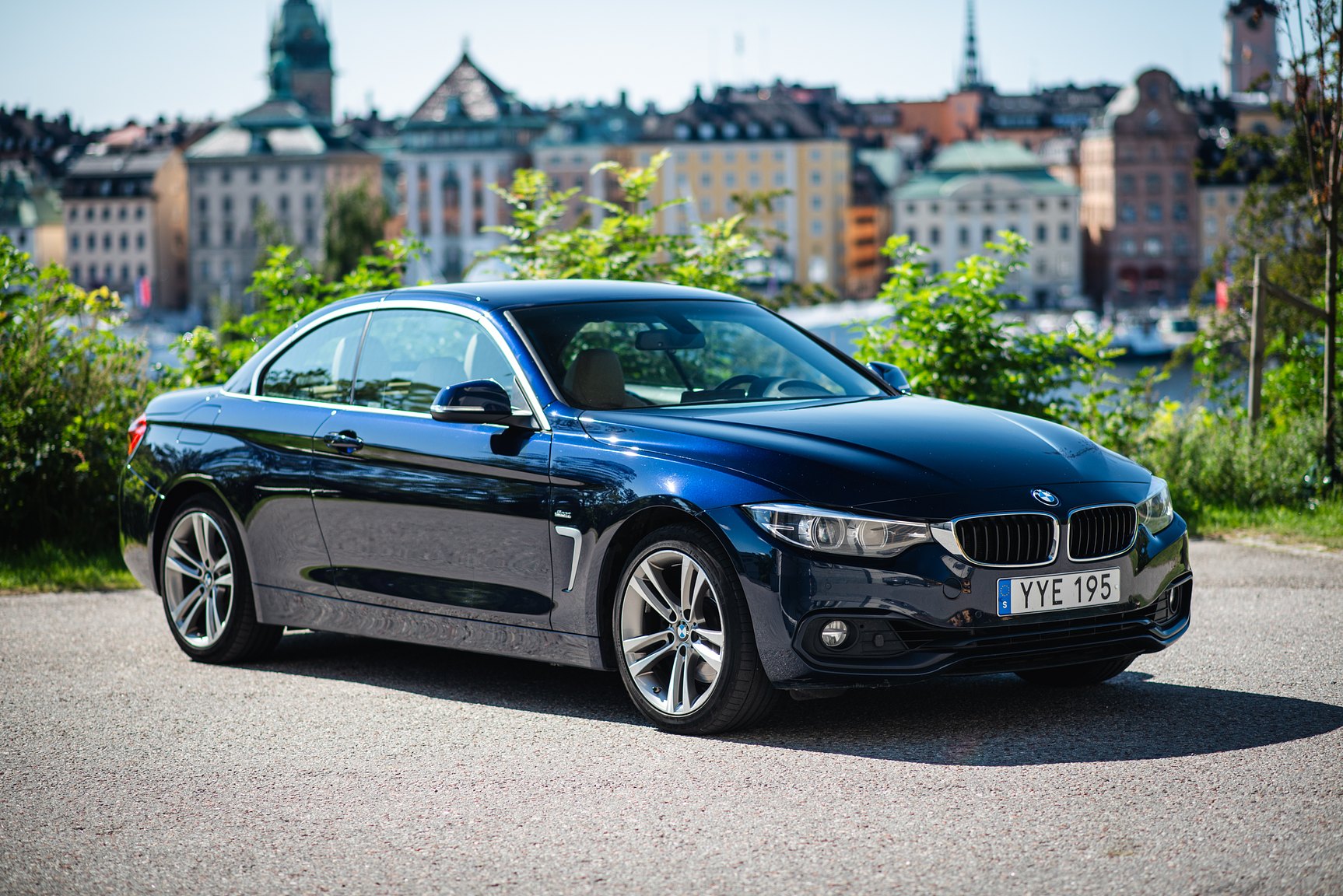 Exterior image of 2018 BMW 430i xDrive Convertible