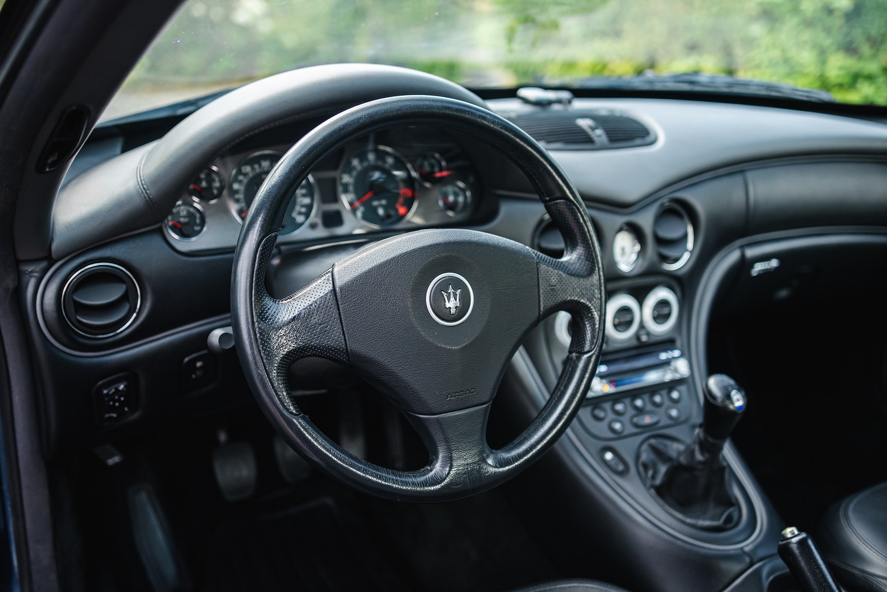 Interior image of 2000 Maserati 3200 GT