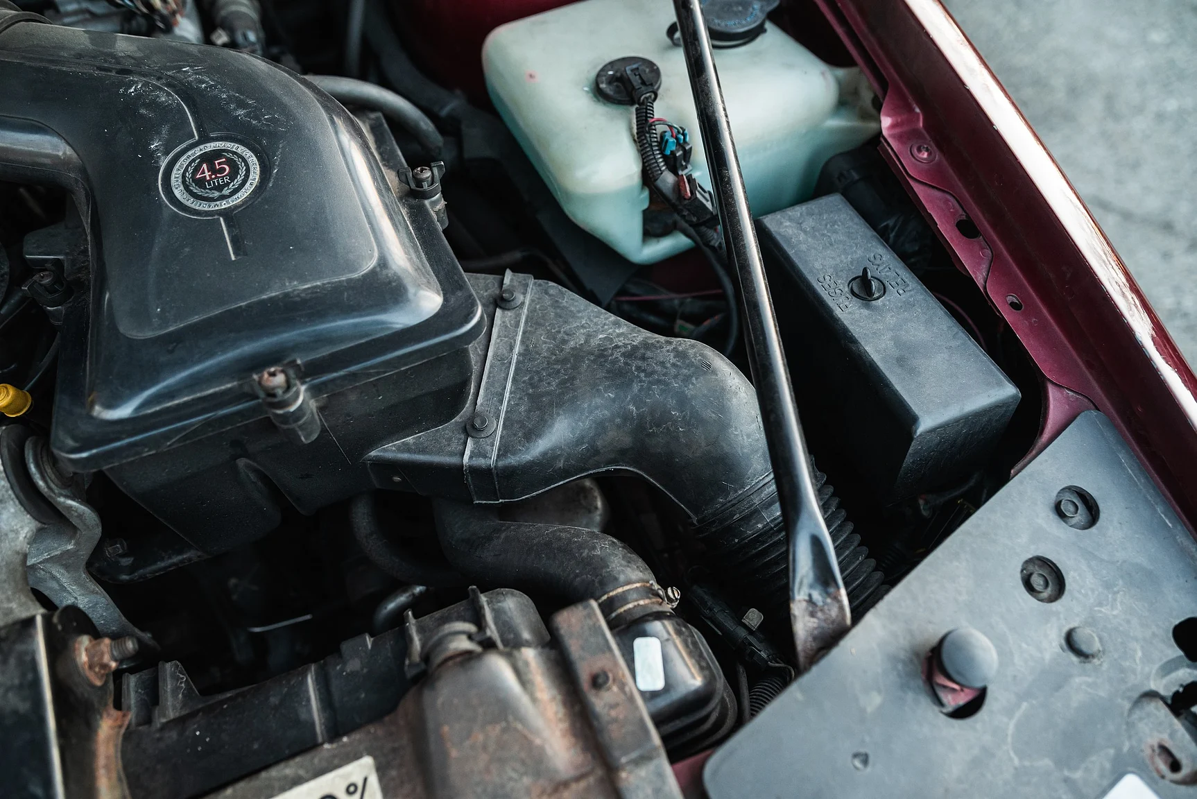 Image of 1989 Cadillac Seville (23) mechanics