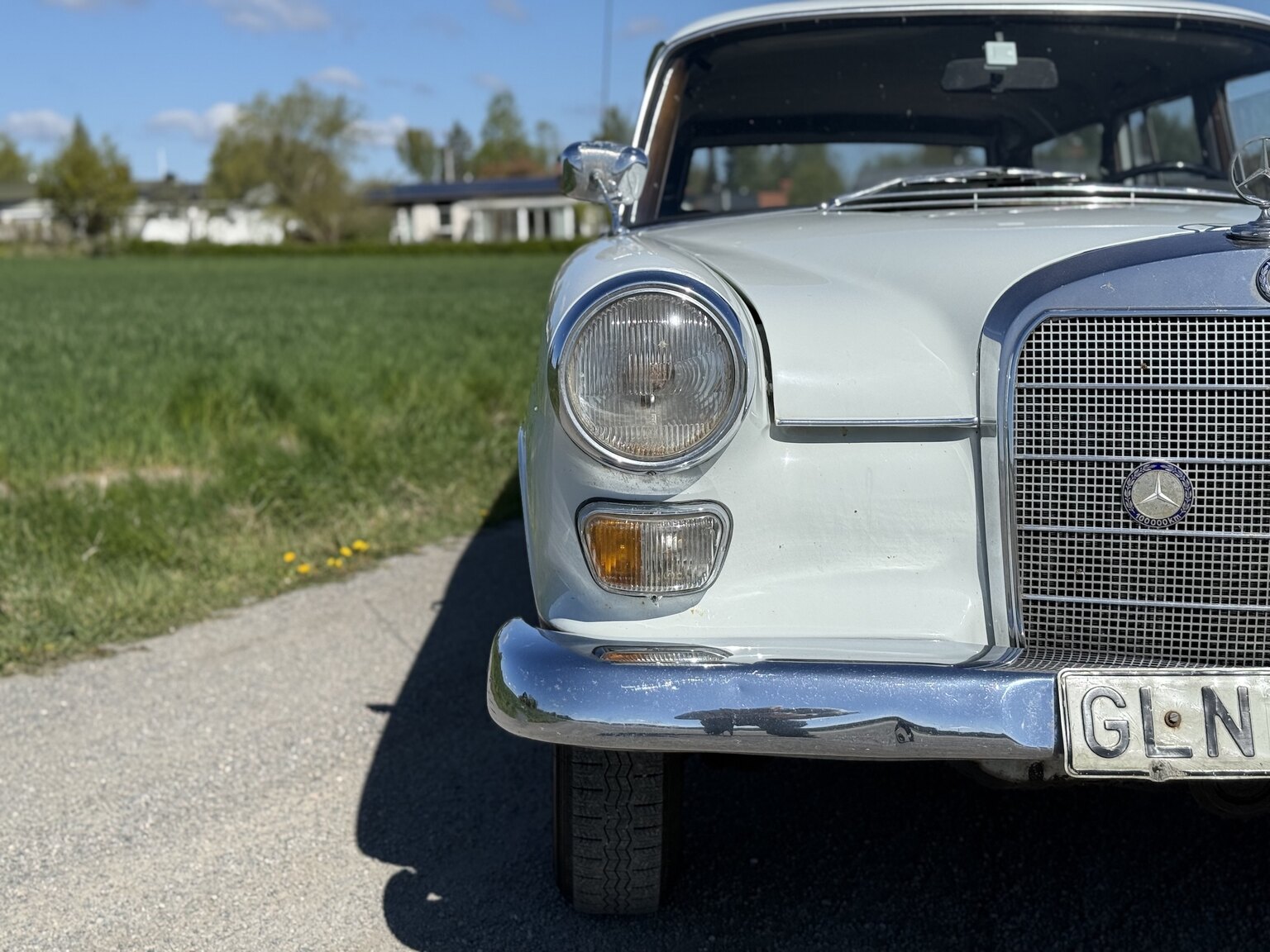 Exterior image of 1967 Mercedes-Benz 230 Safari