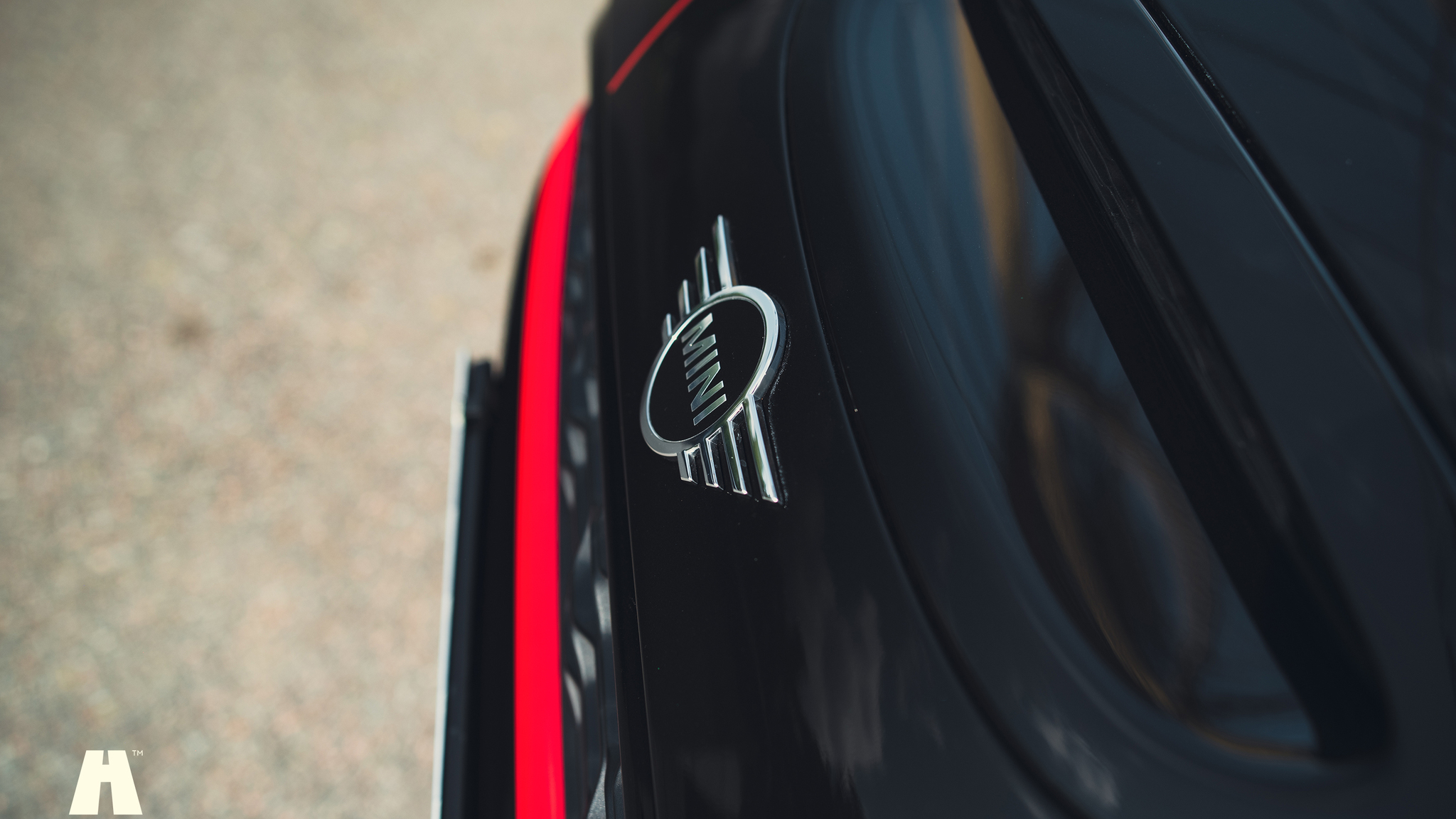 Exteriörbild på 2021 Mini John Cooper Works Cabriolet  (17)